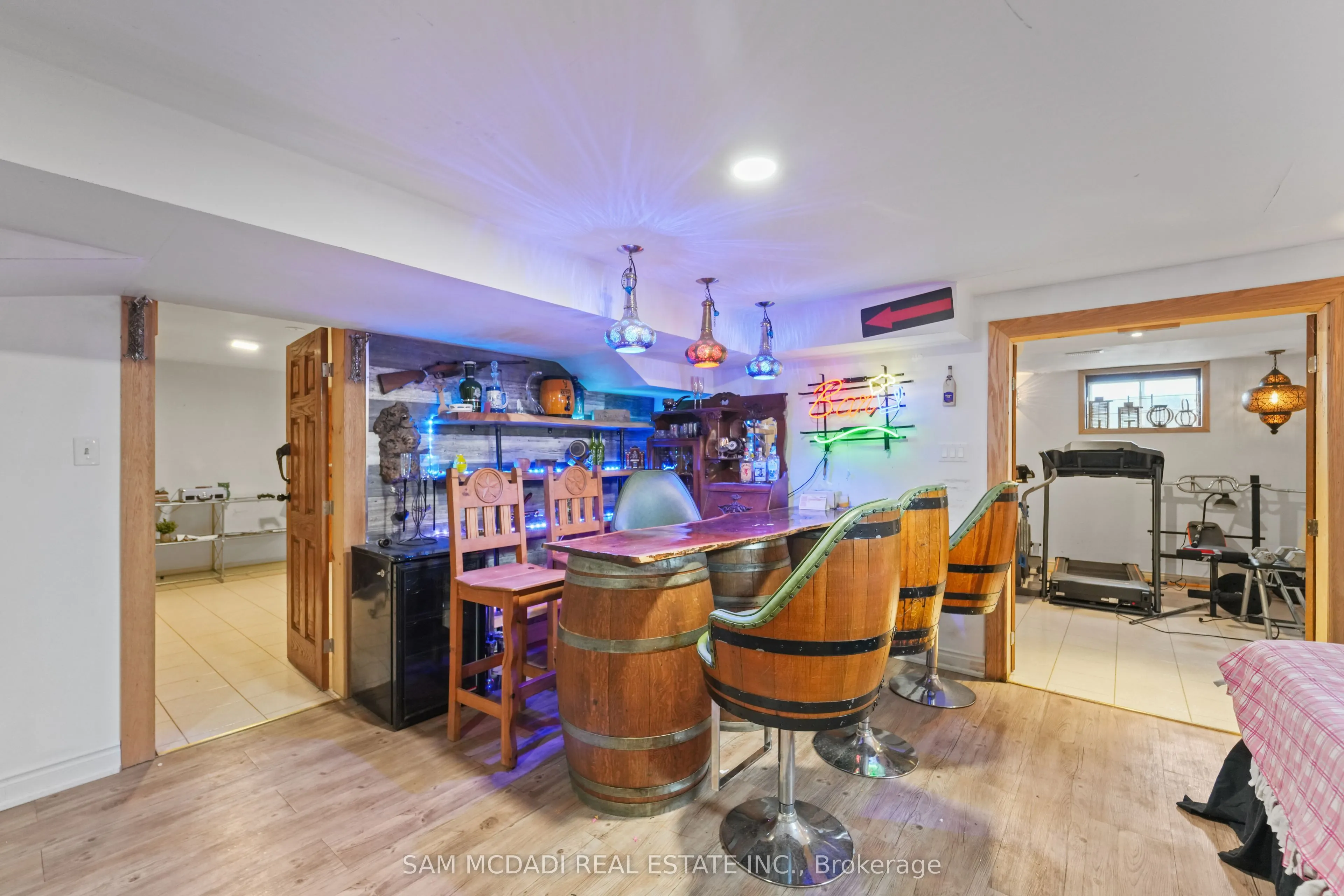 225 Park Road S