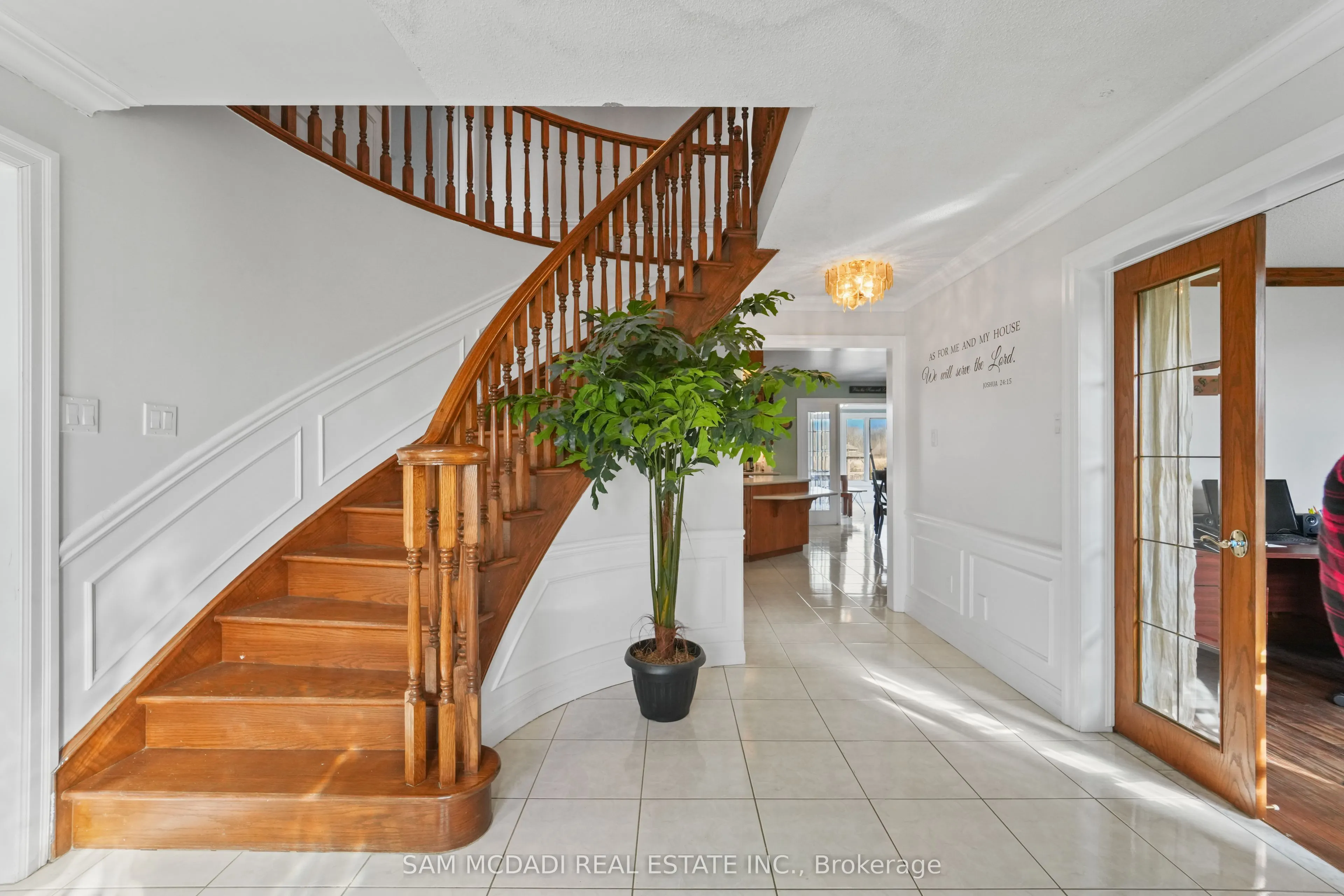 225 Park Road S