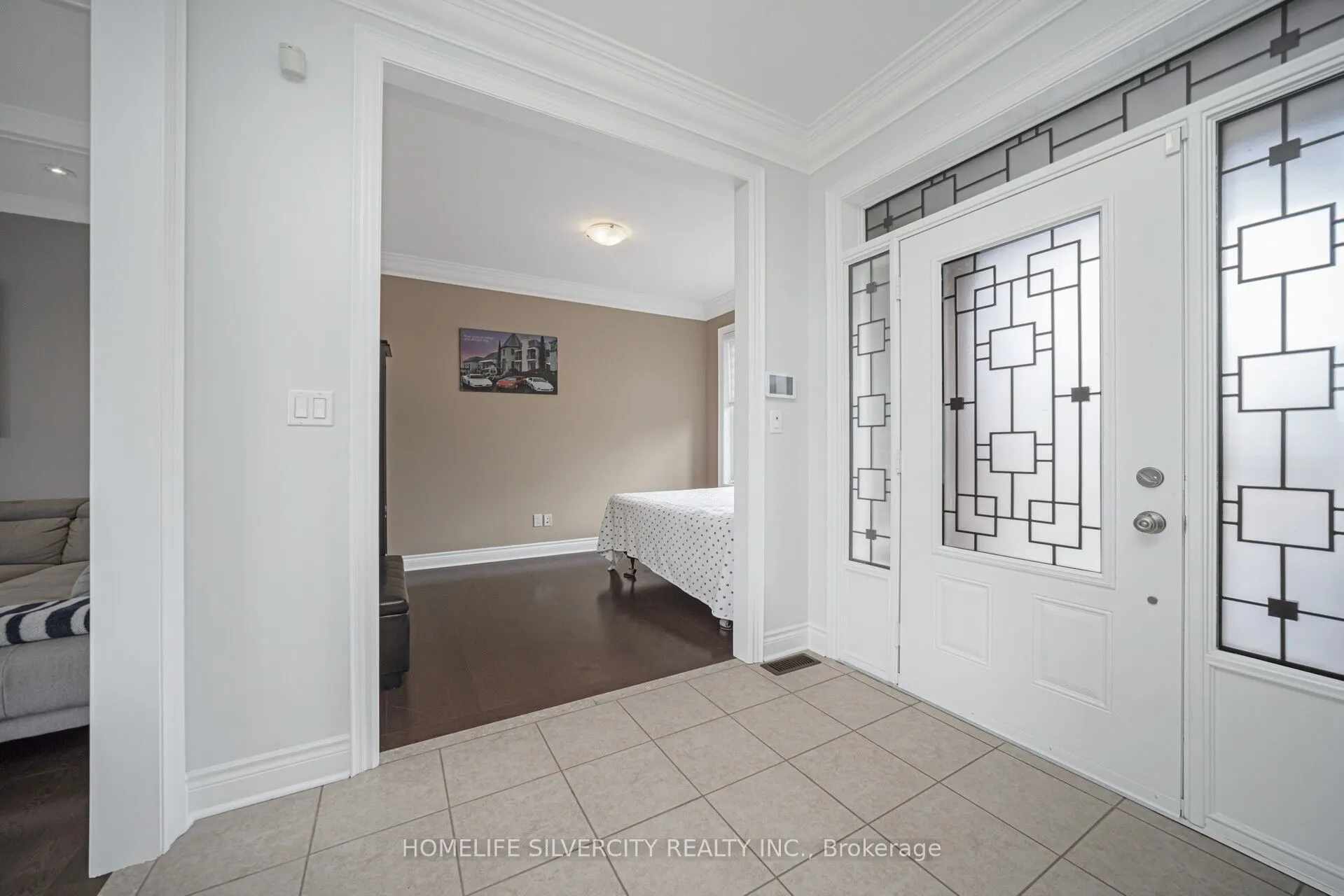 8 Mitchell Crescent