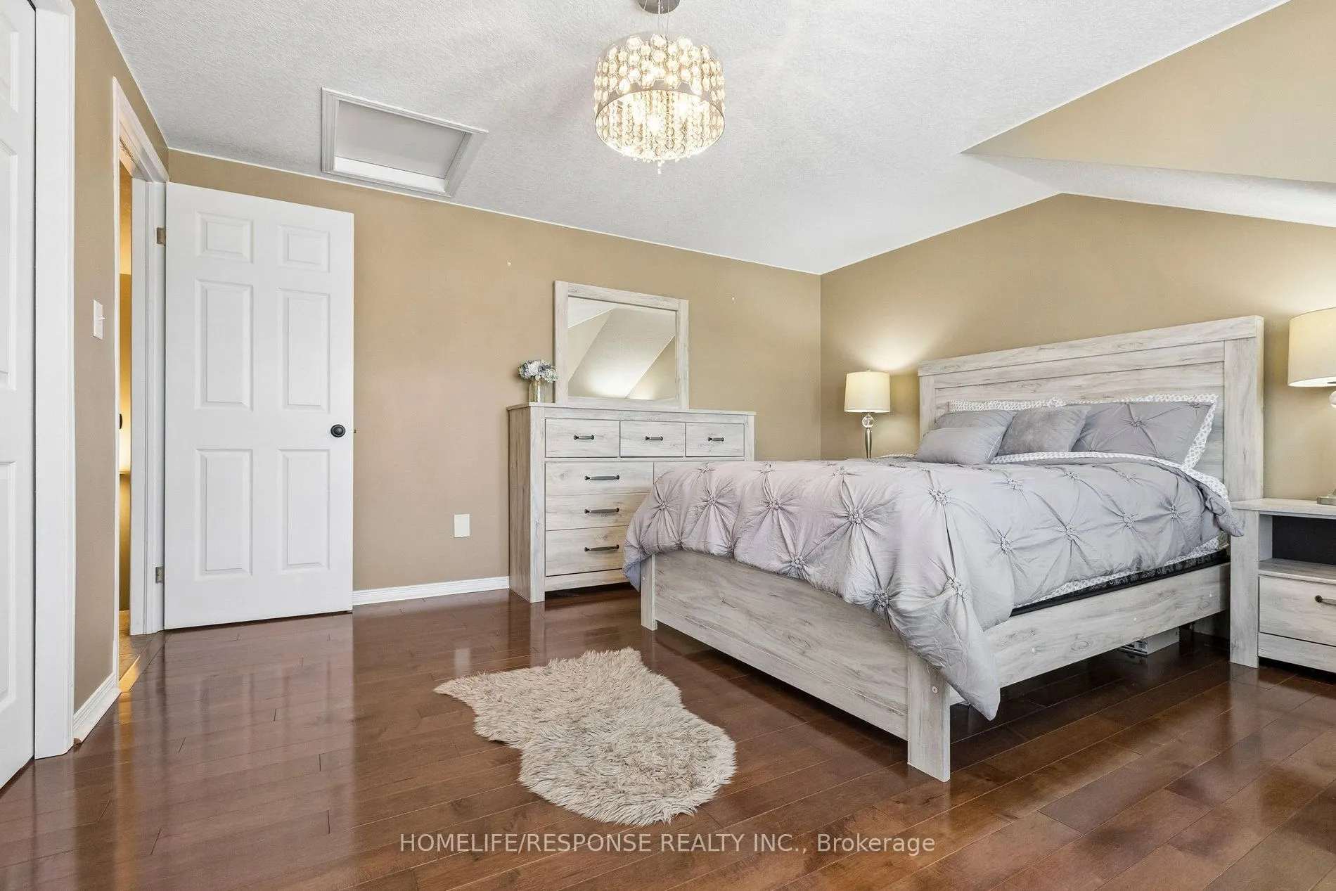 222 SOPHIA Crescent
