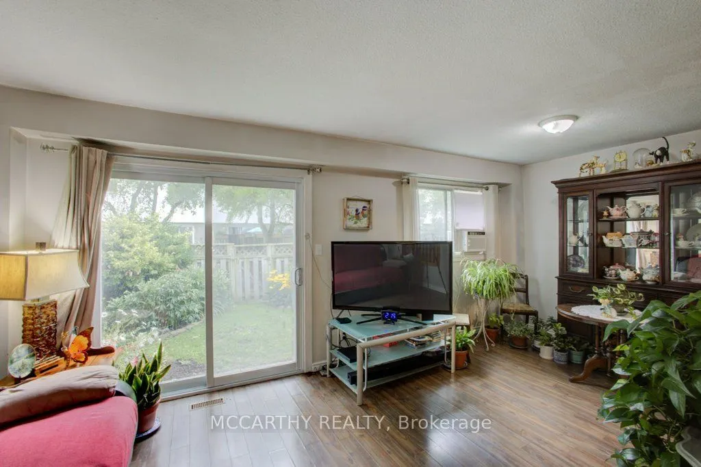 325 William Street #22
