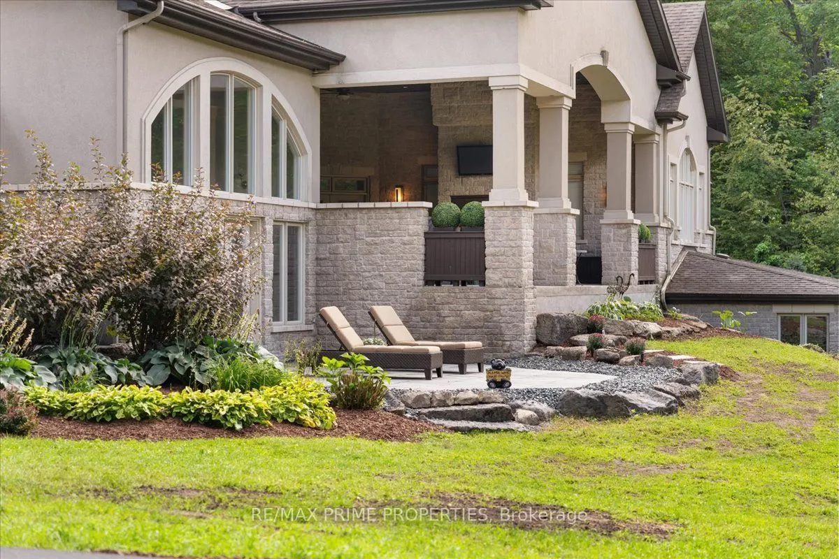 1161 Du Gouverneur Drive