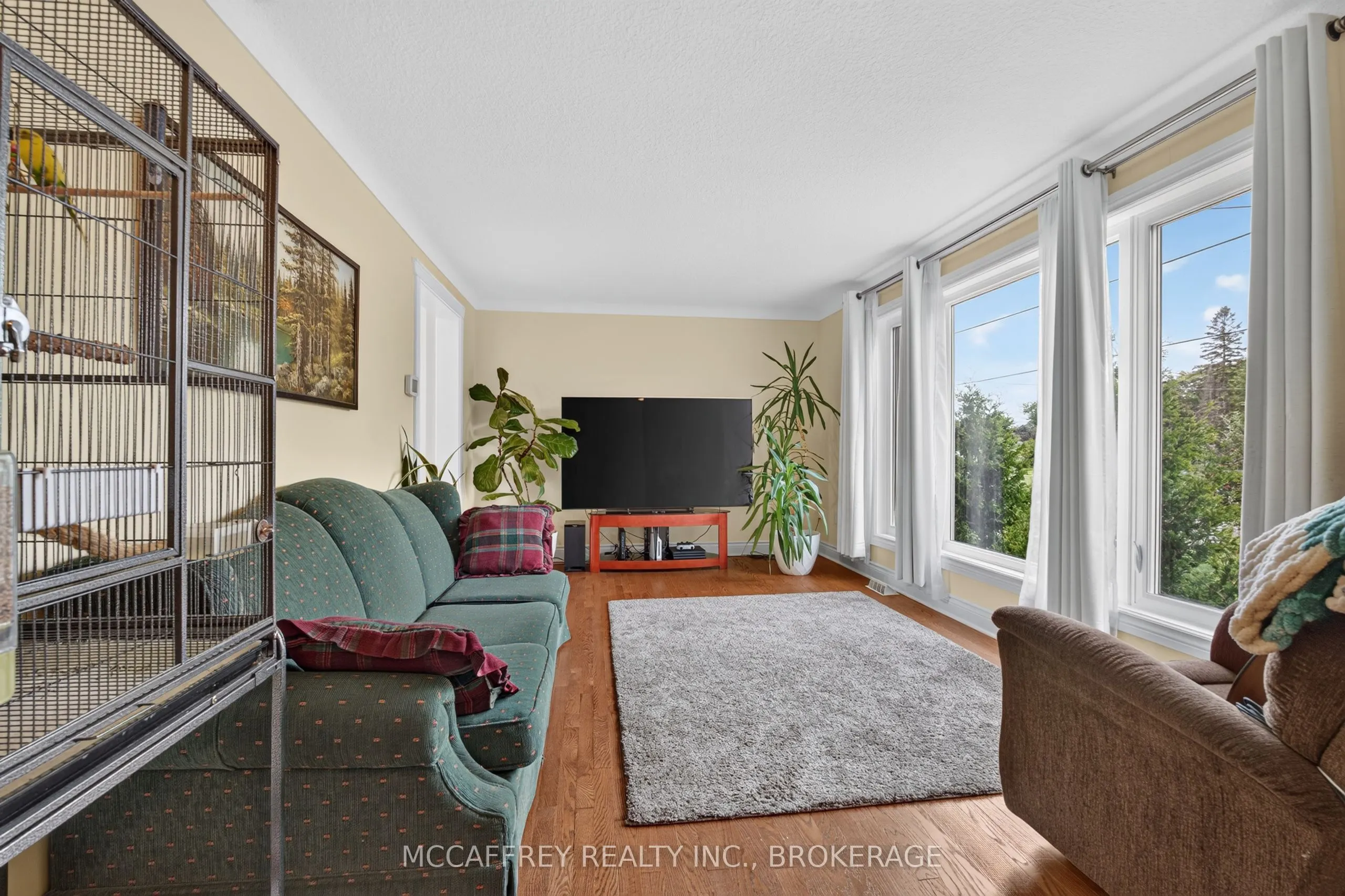 1242 Leyton Avenue
