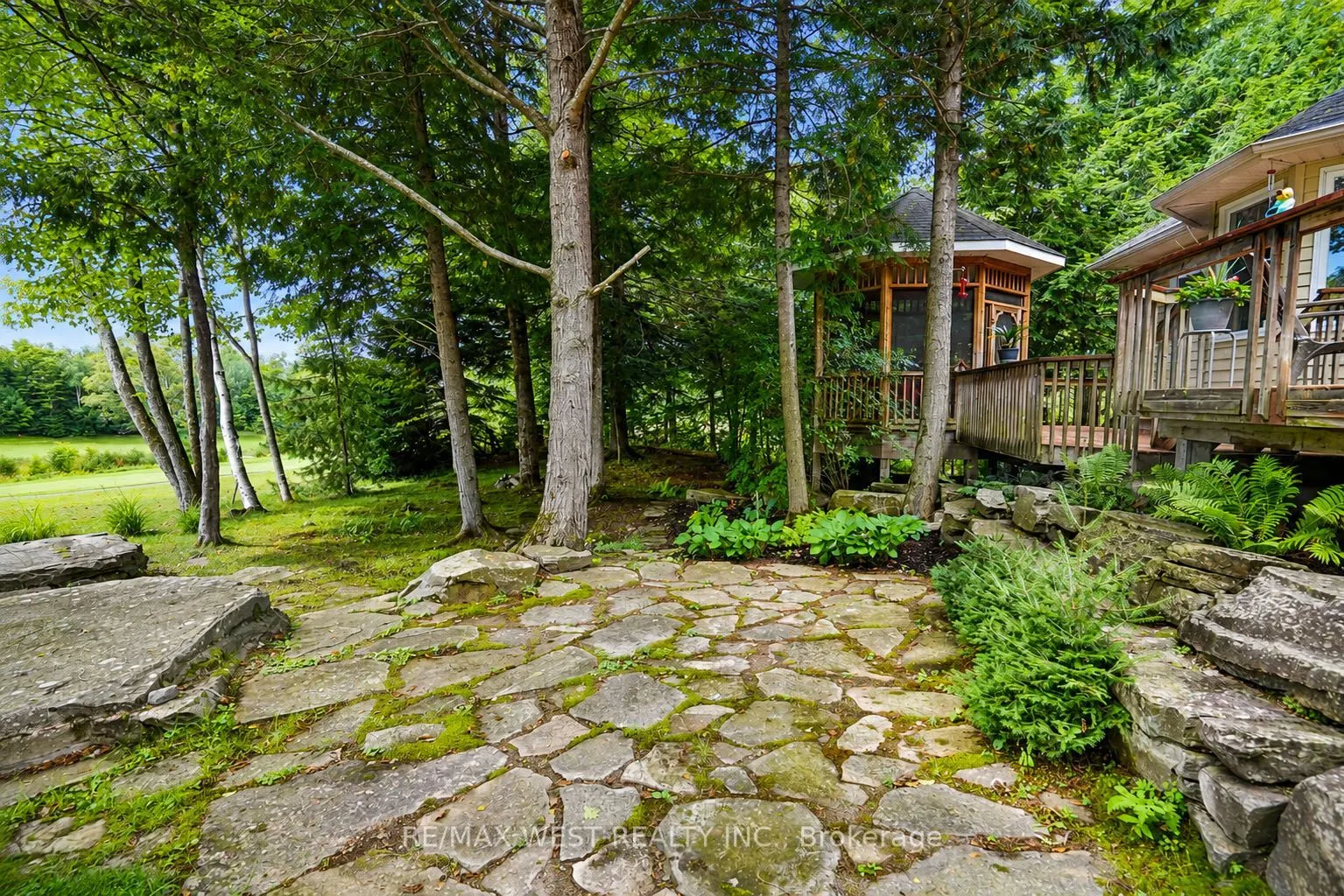 20 Deerhurst Highlands Drive