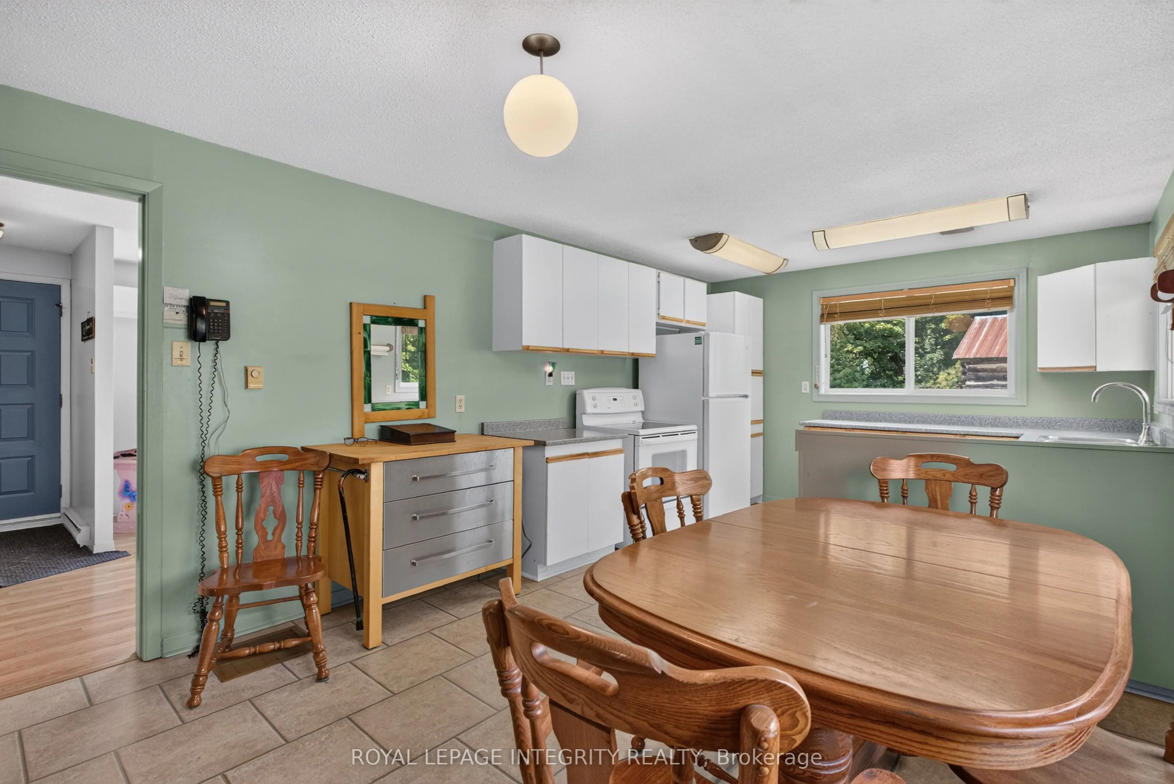 2063 Dwyer Hill Road