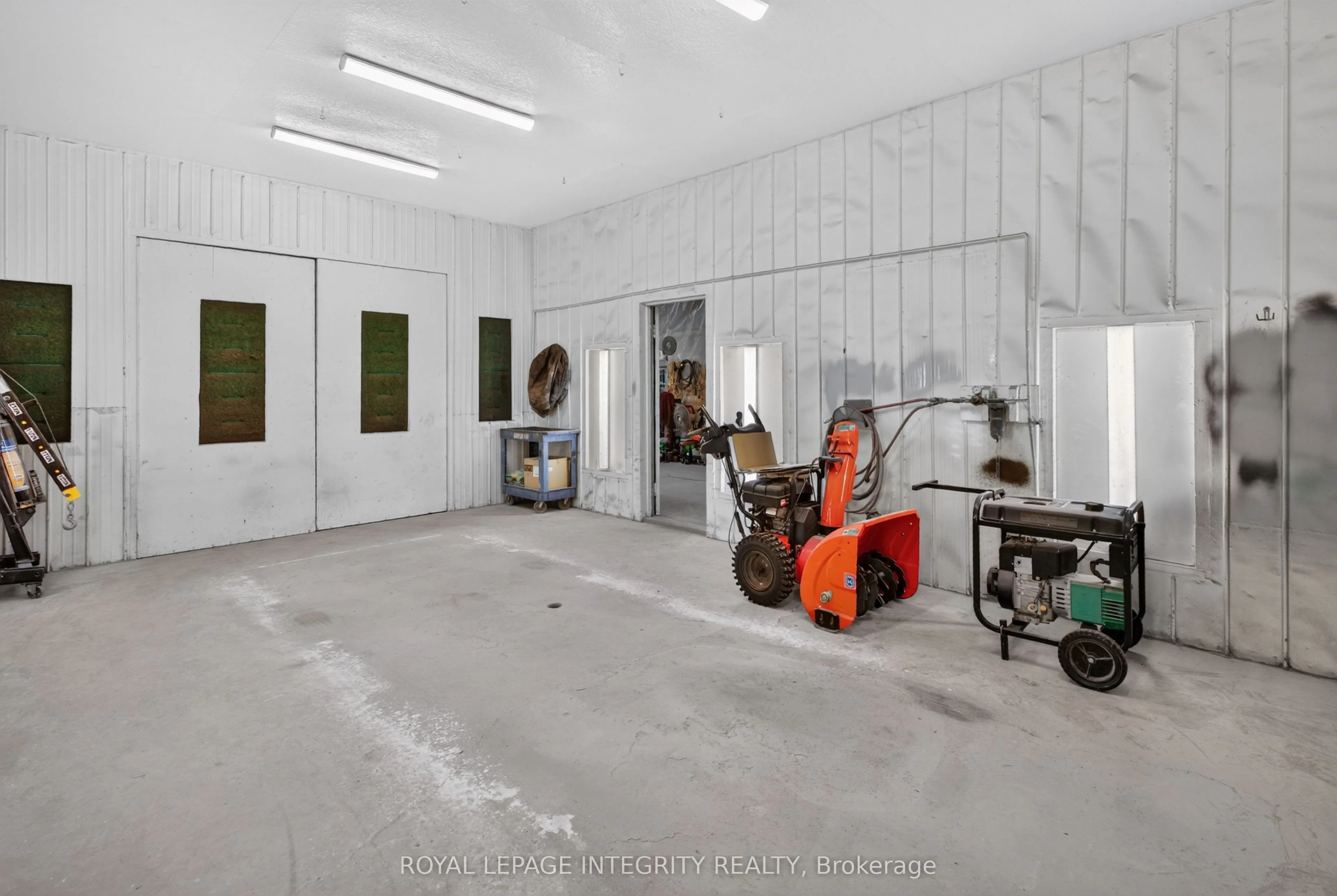 2063 Dwyer Hill Road