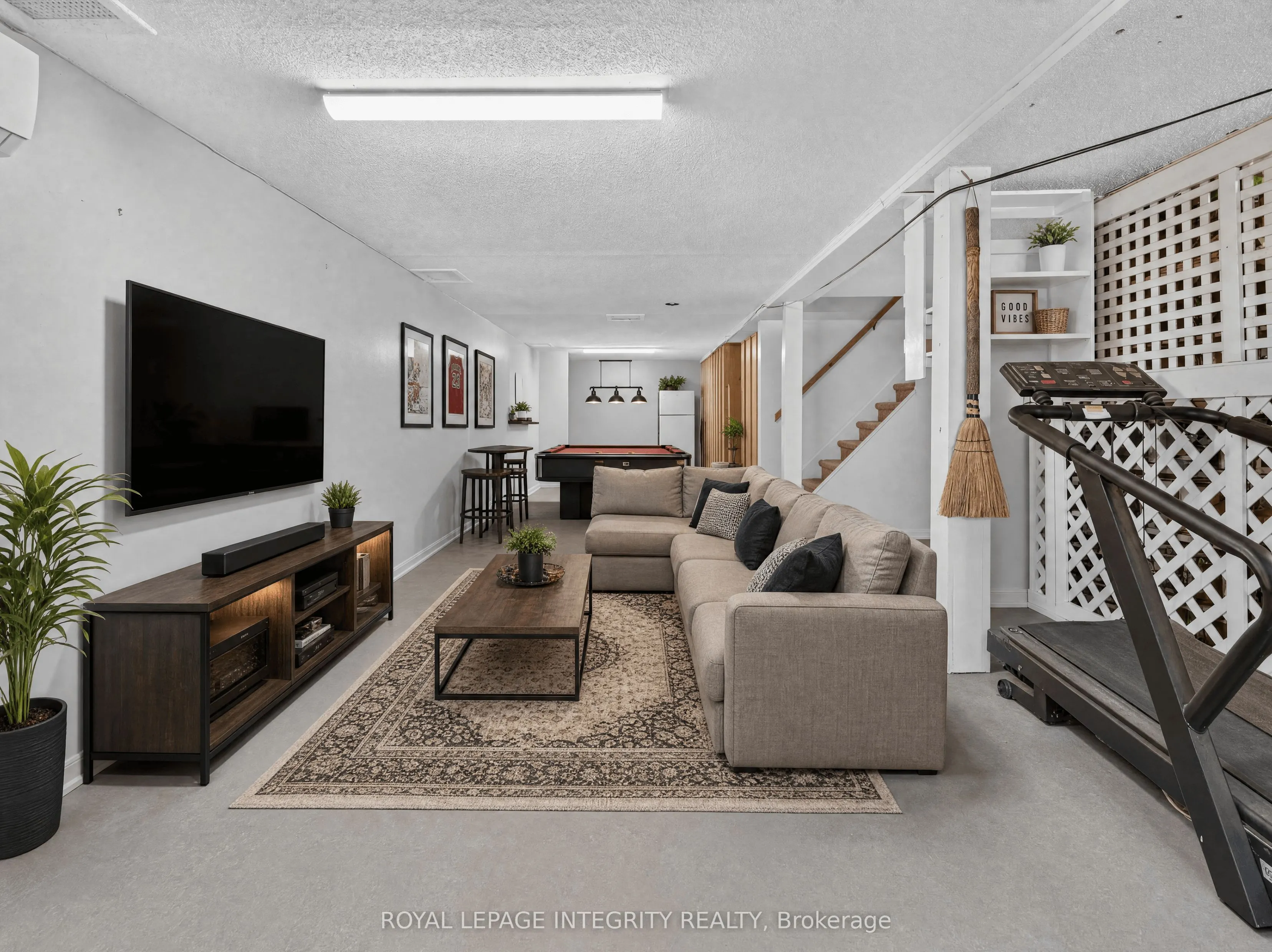 2063 Dwyer Hill Road