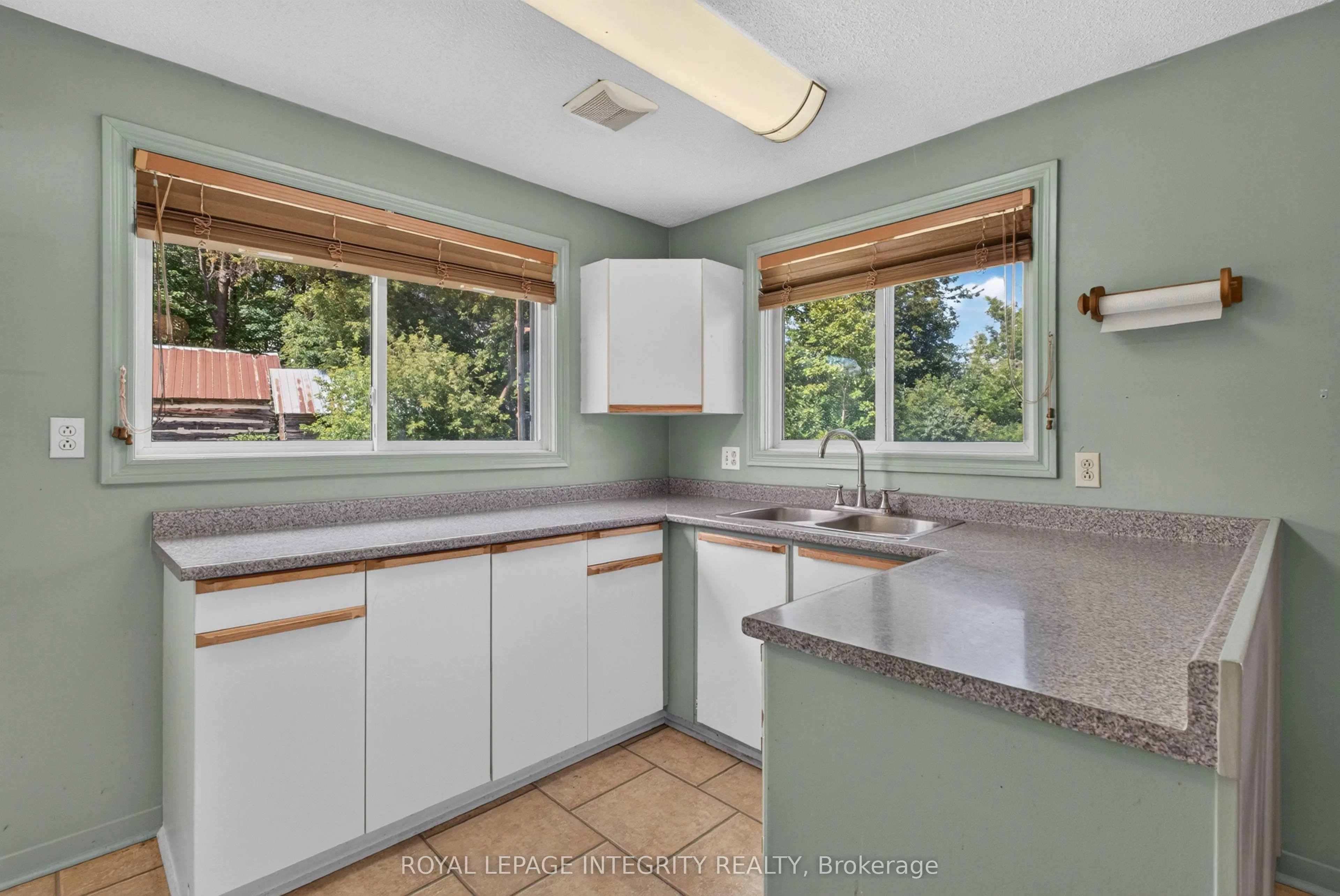 2063 Dwyer Hill Road