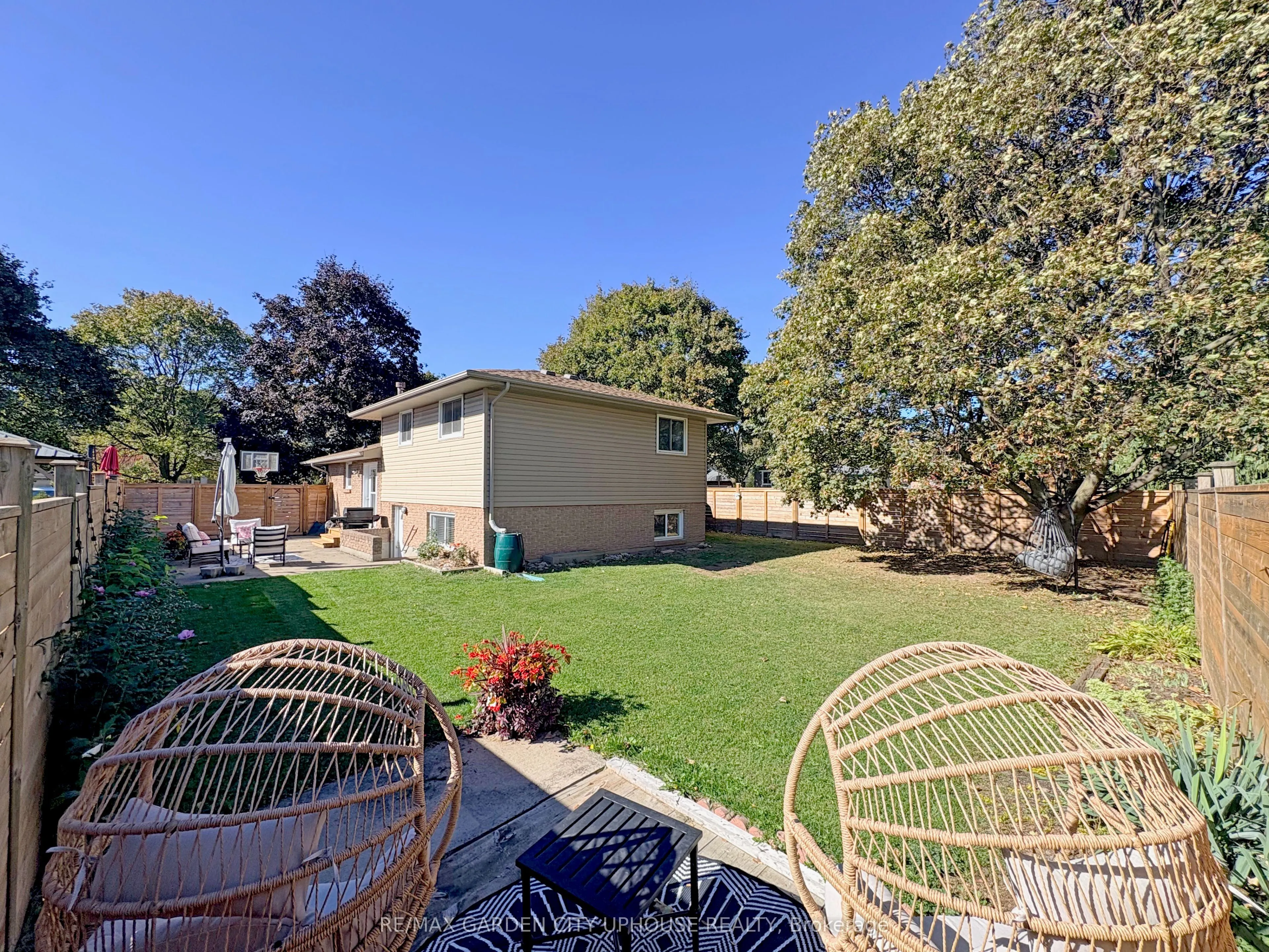 24 Greenmeadow Court