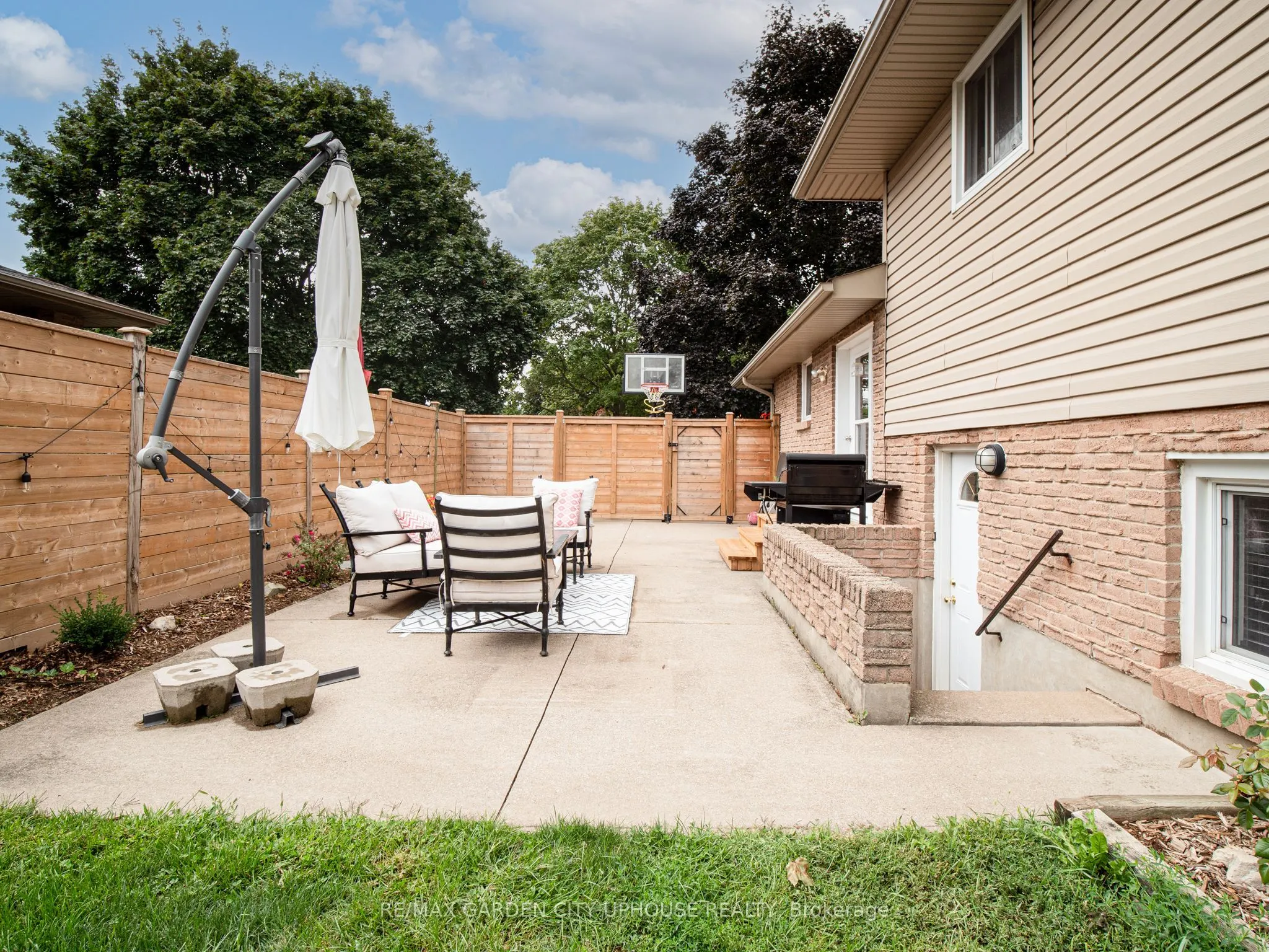 24 Greenmeadow Court