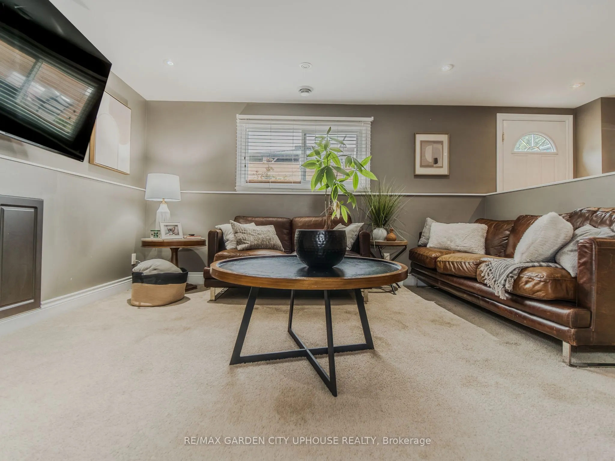 24 Greenmeadow Court
