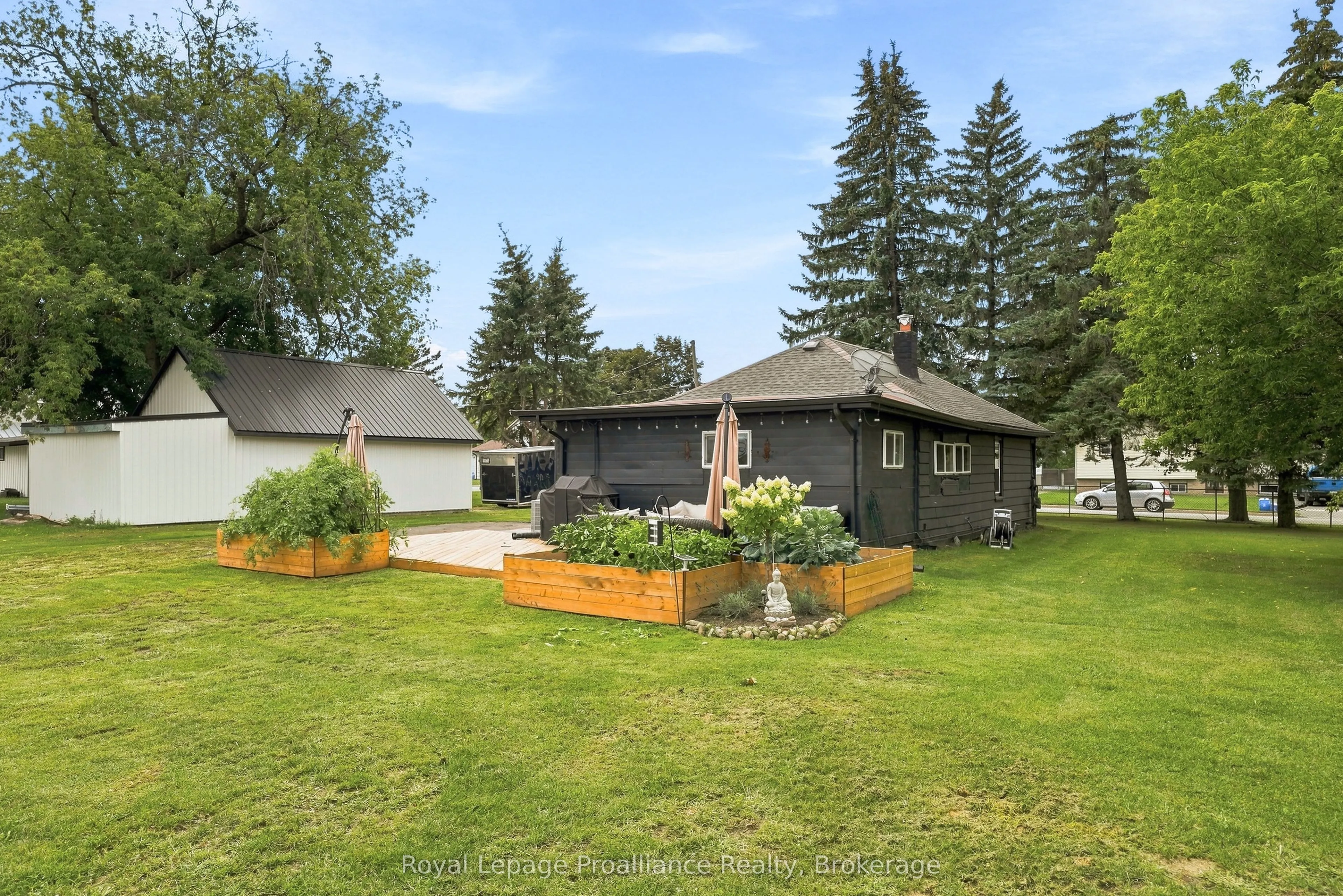161 University Avenue