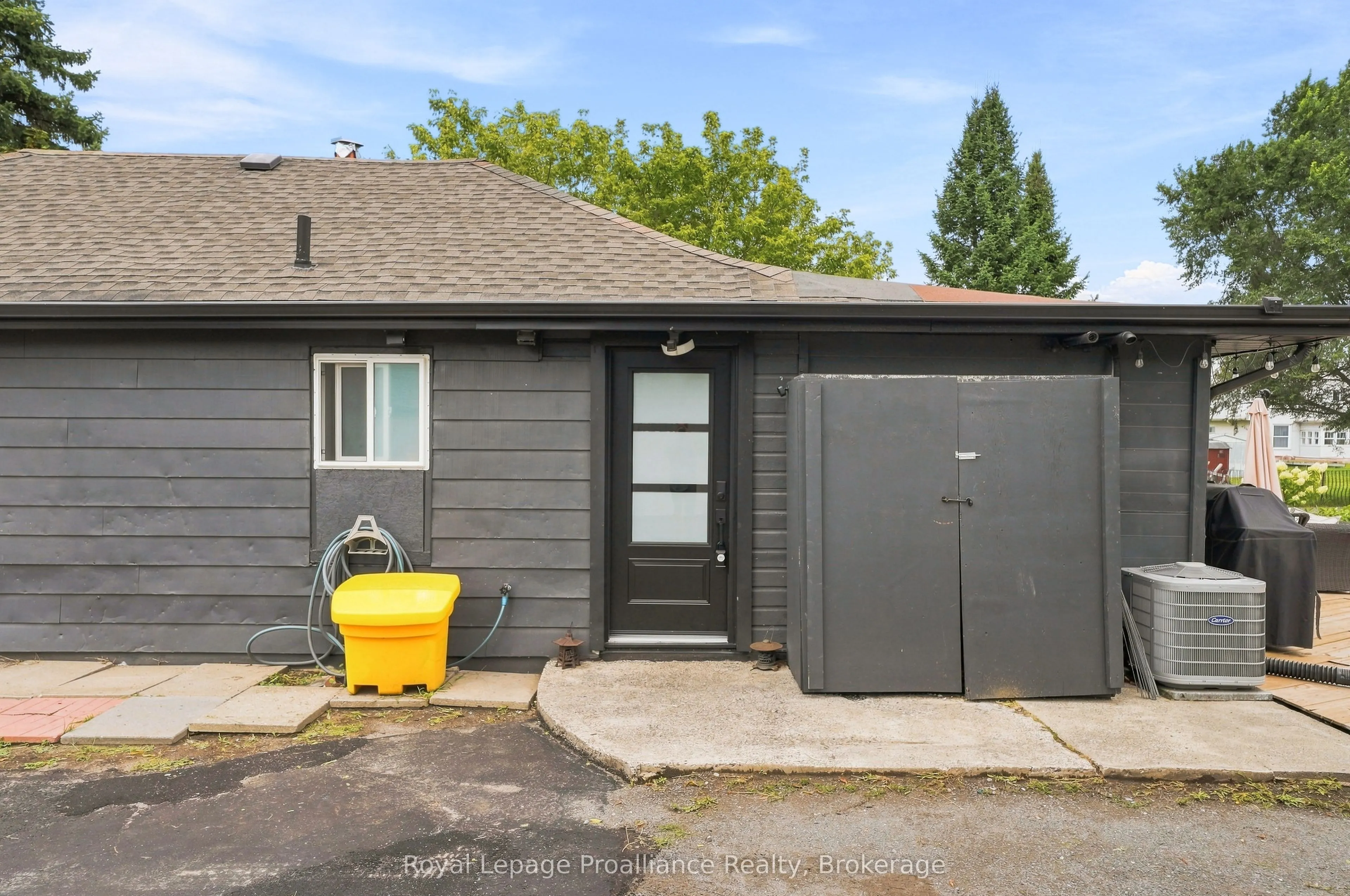 161 University Avenue
