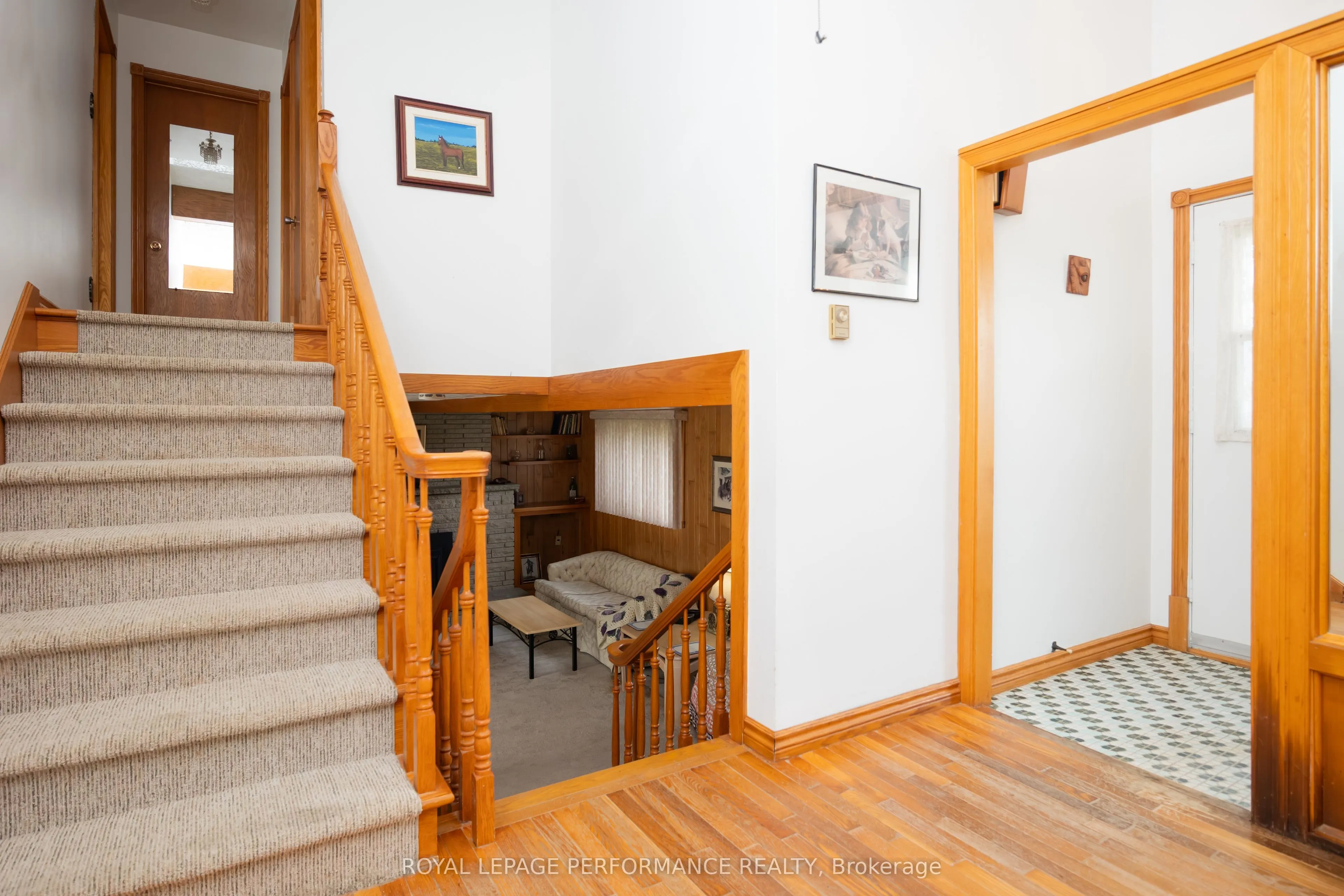 54 Victoria Street W