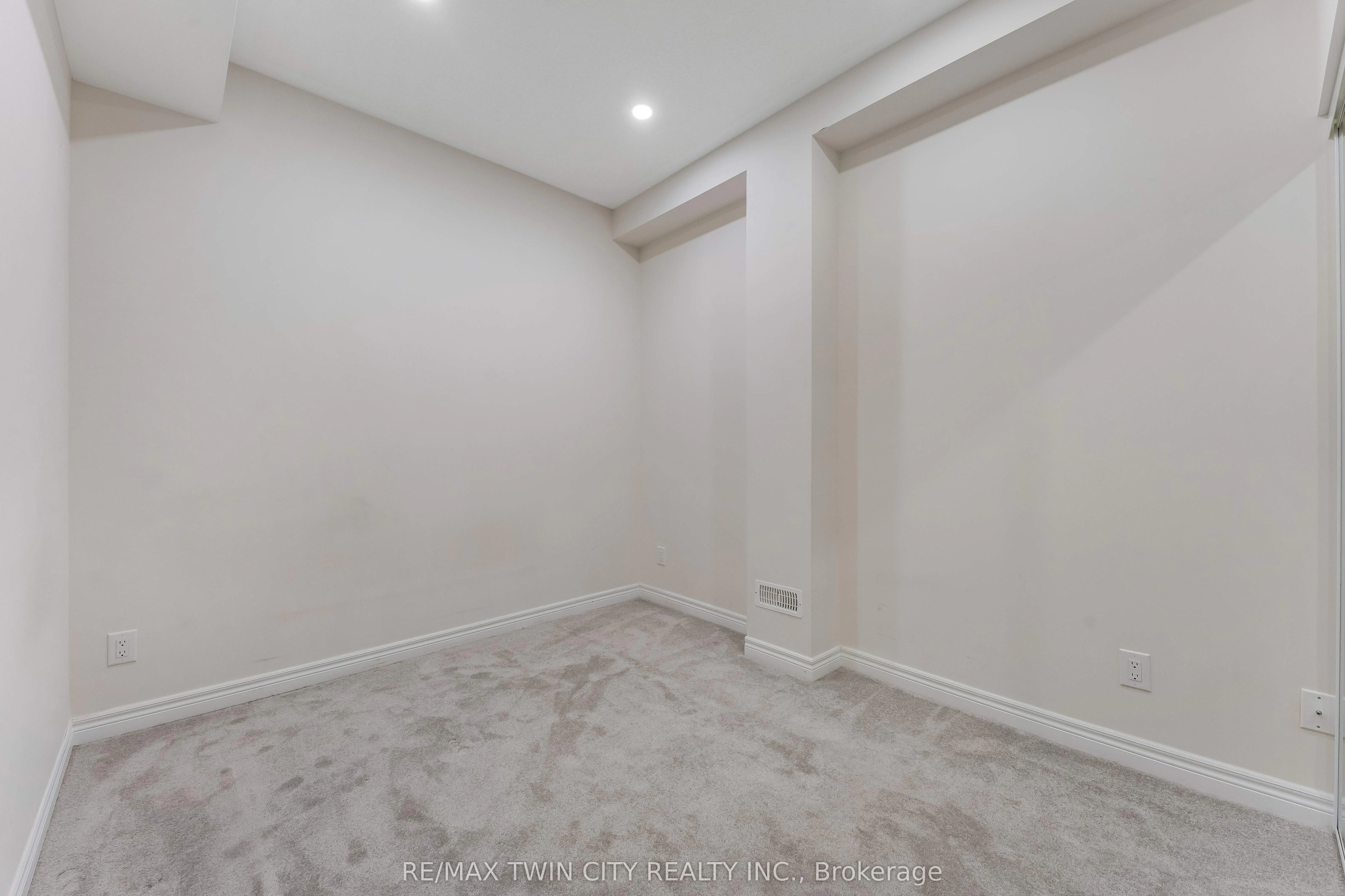 106 HALDIMAND Street