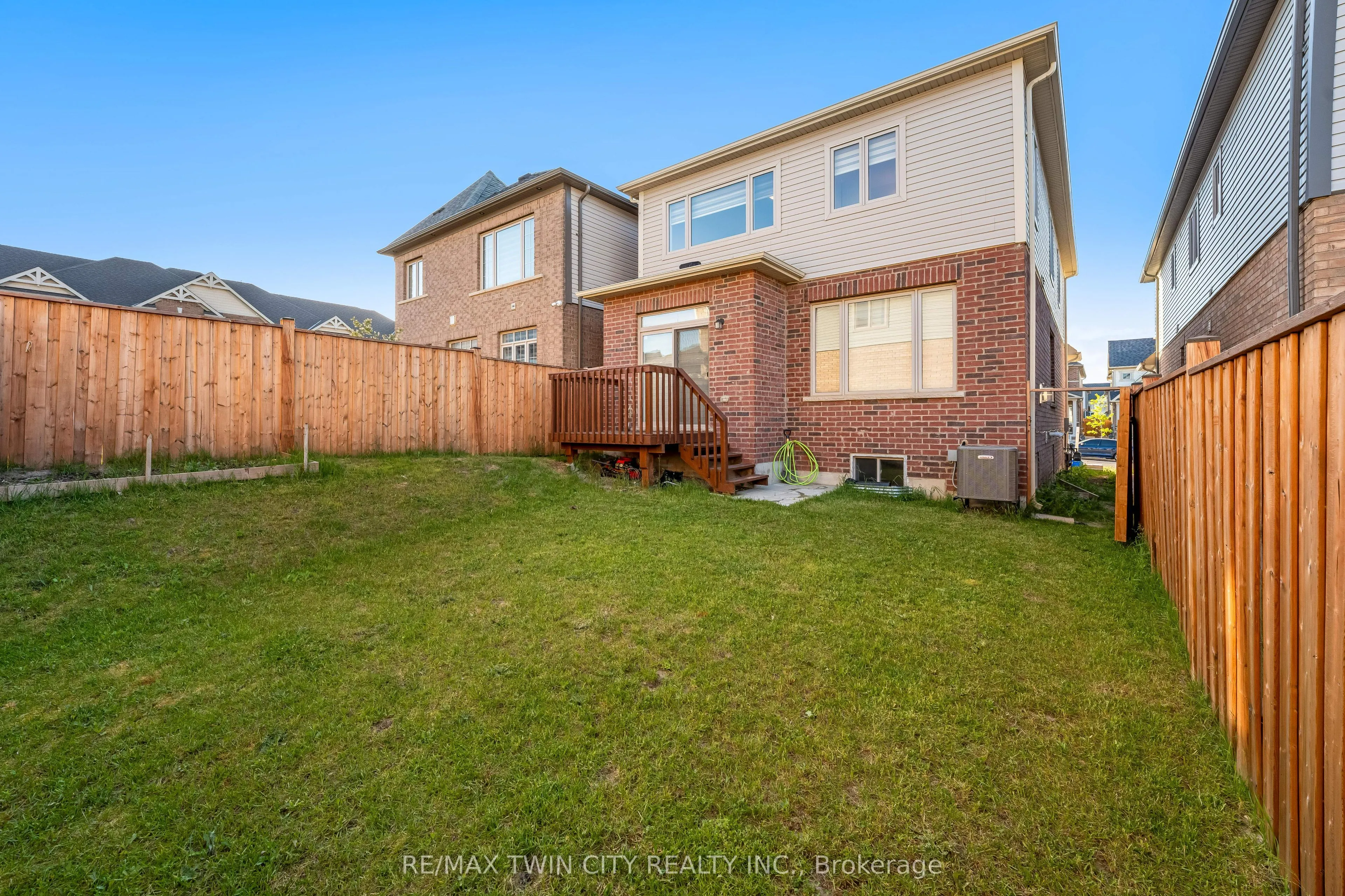 106 HALDIMAND Street