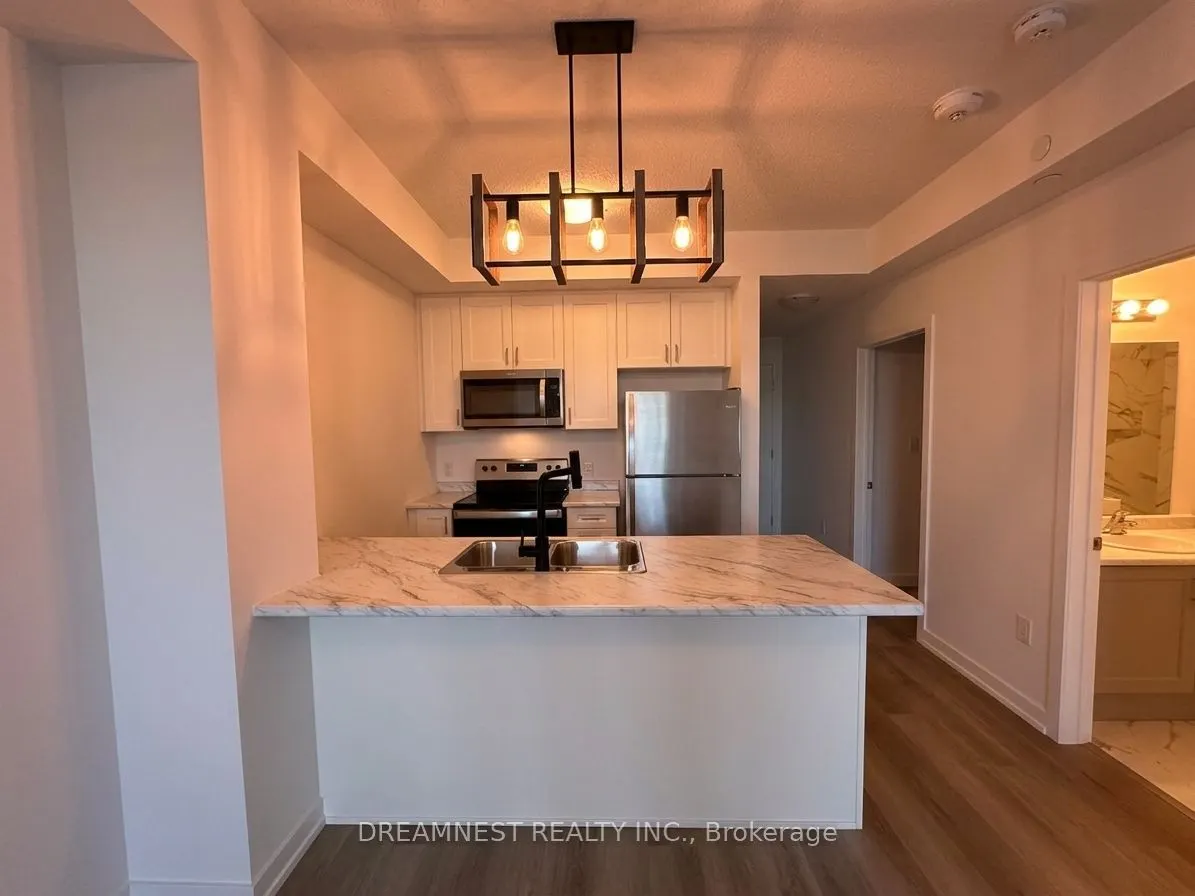 460 Dundas Street E #206