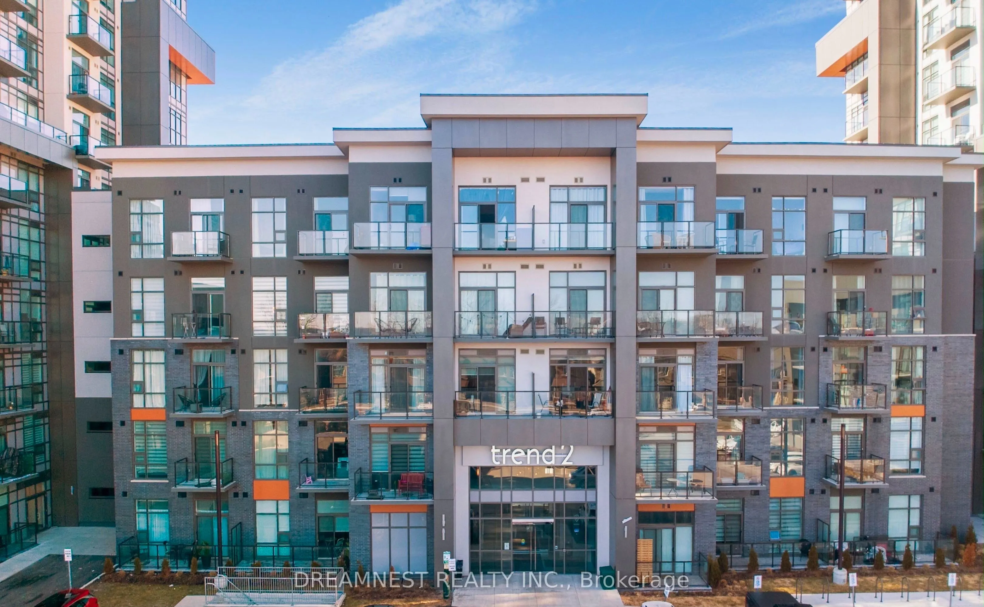460 Dundas Street E #206