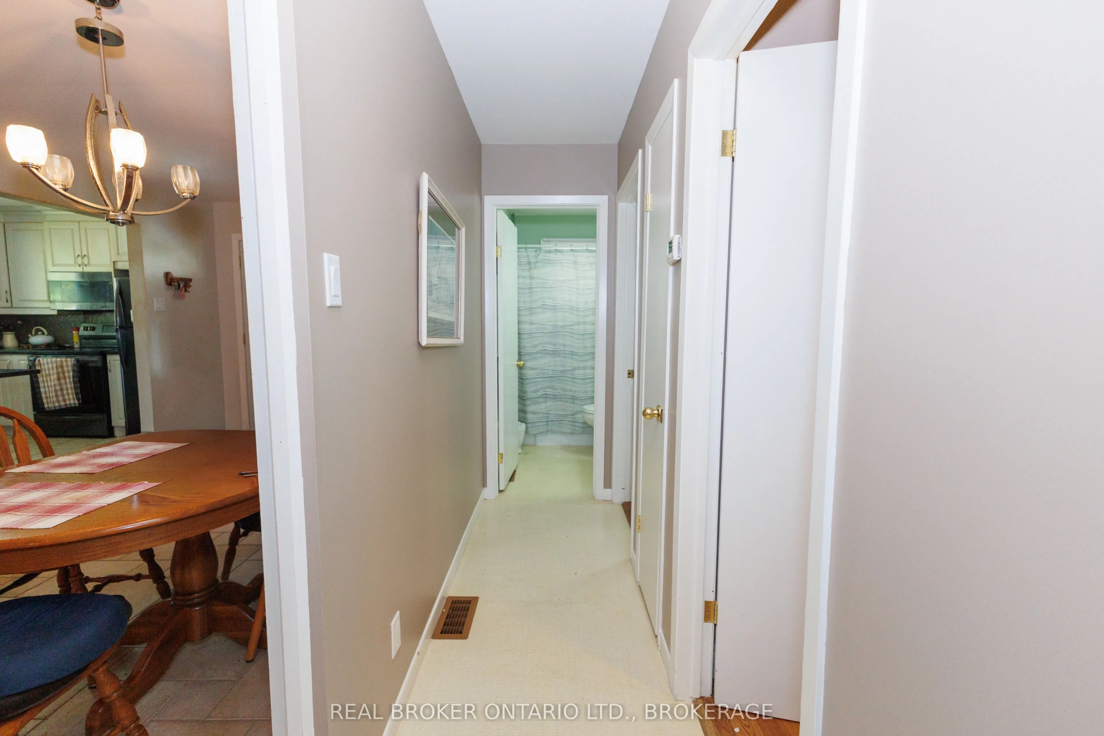 76 Kincardine Street W