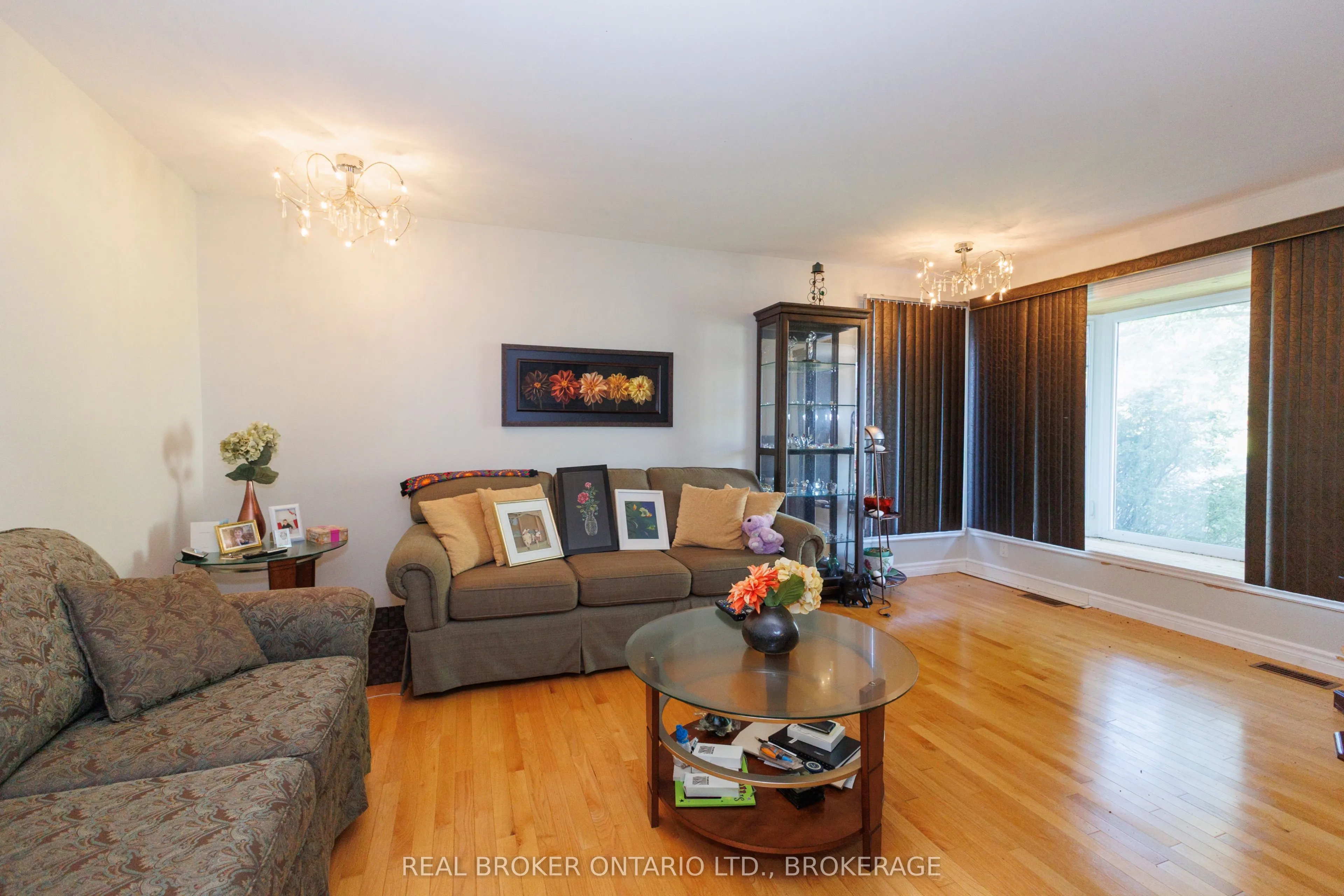 76 Kincardine Street W
