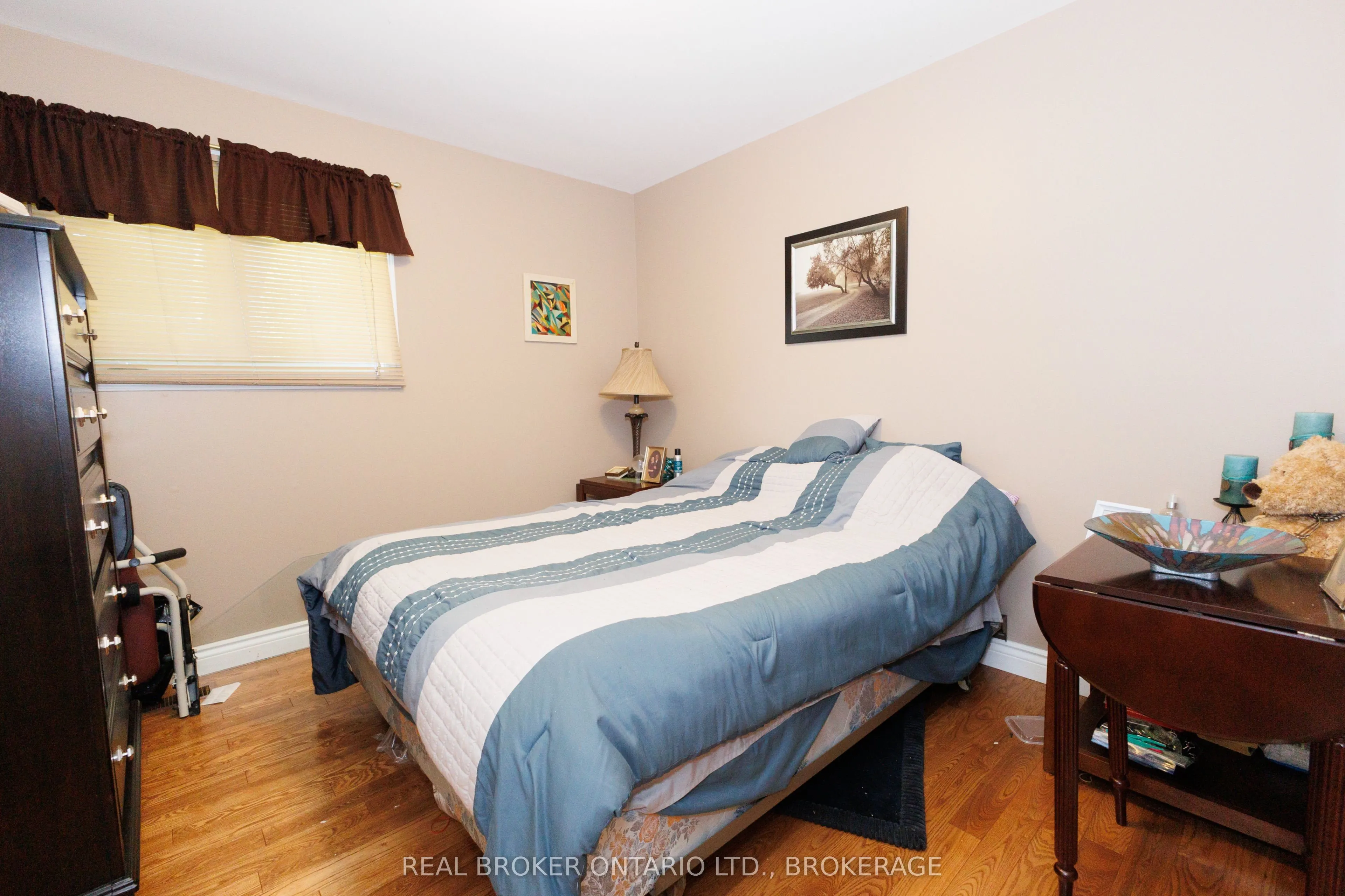 76 Kincardine Street W