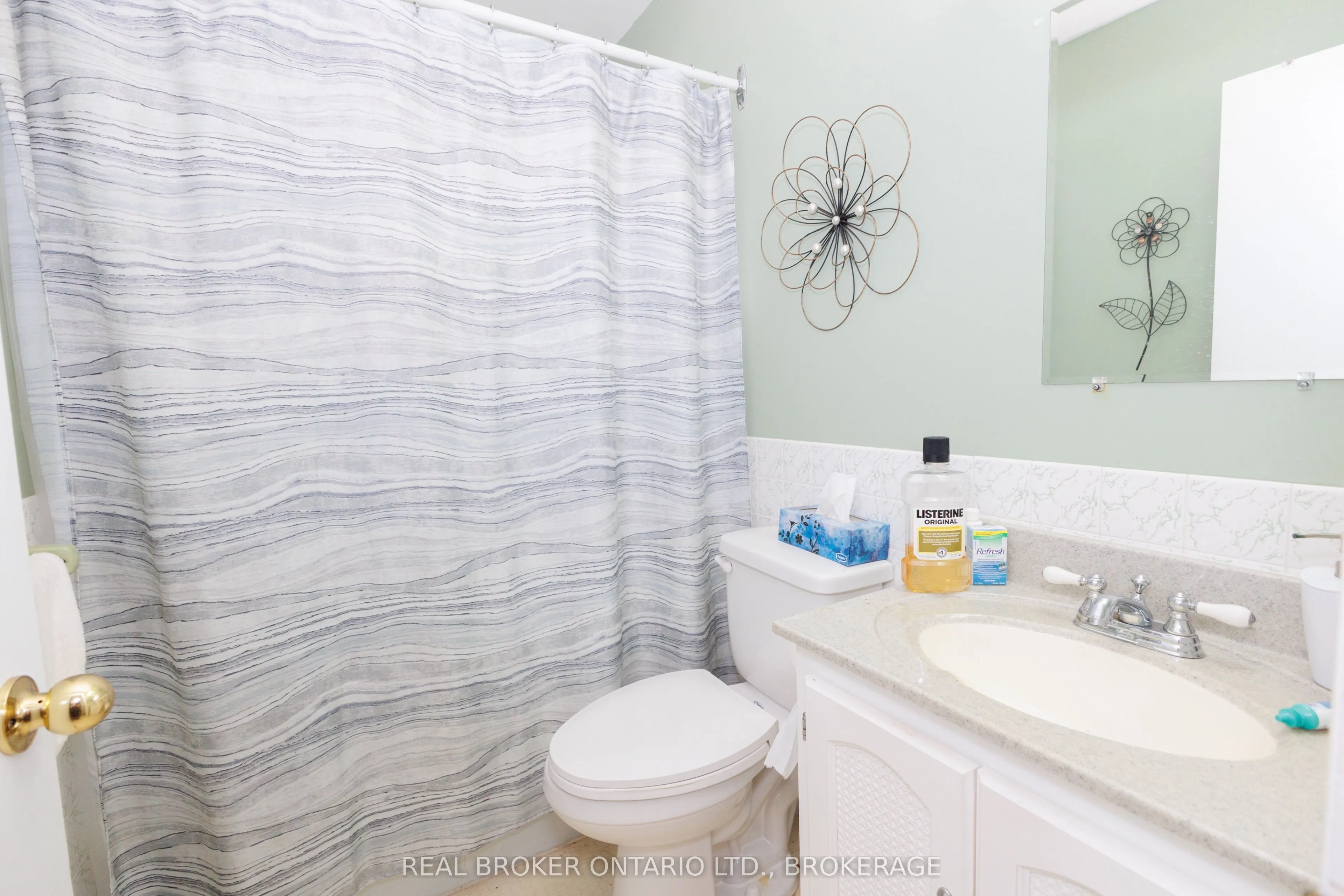 76 Kincardine Street W