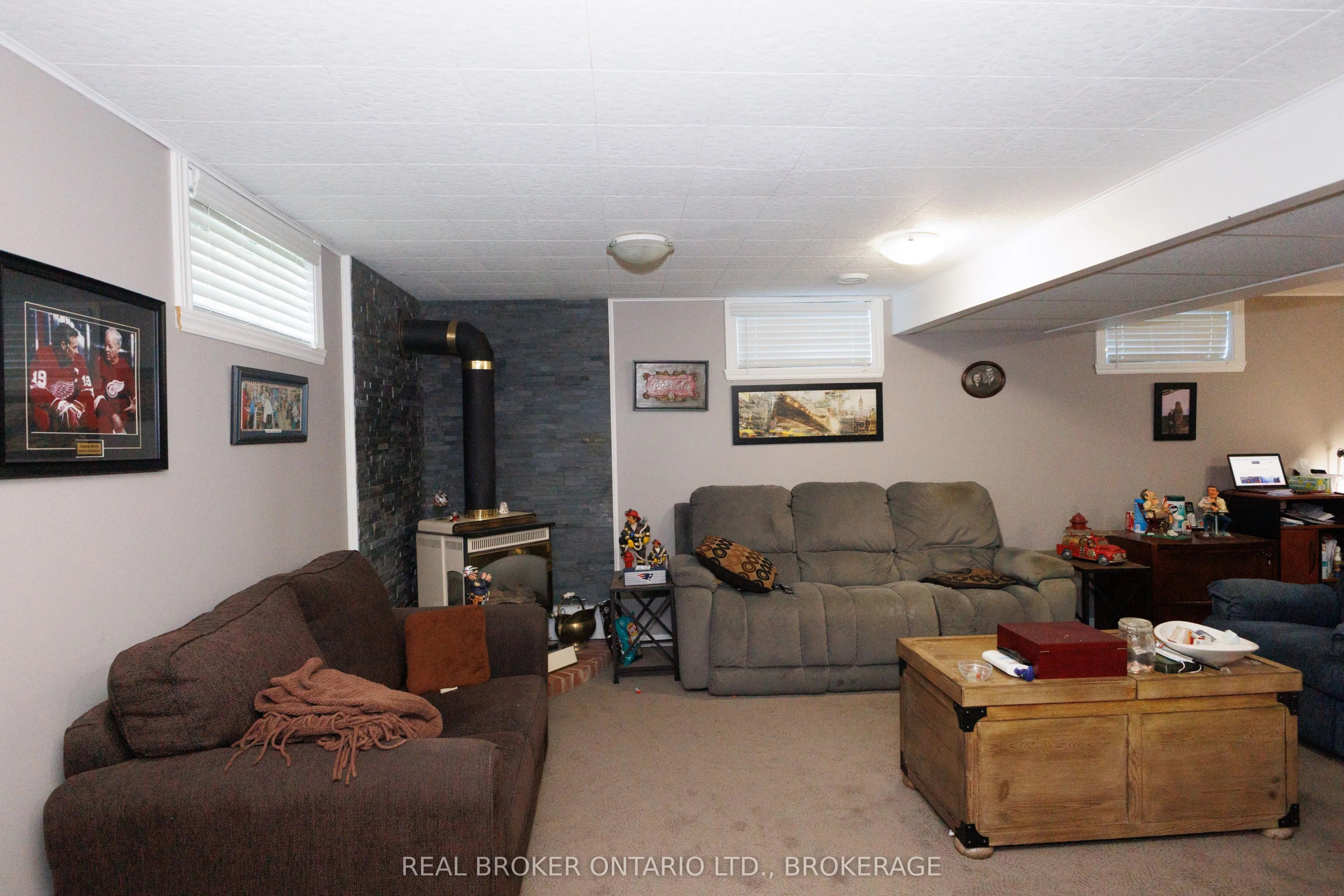 76 Kincardine Street W