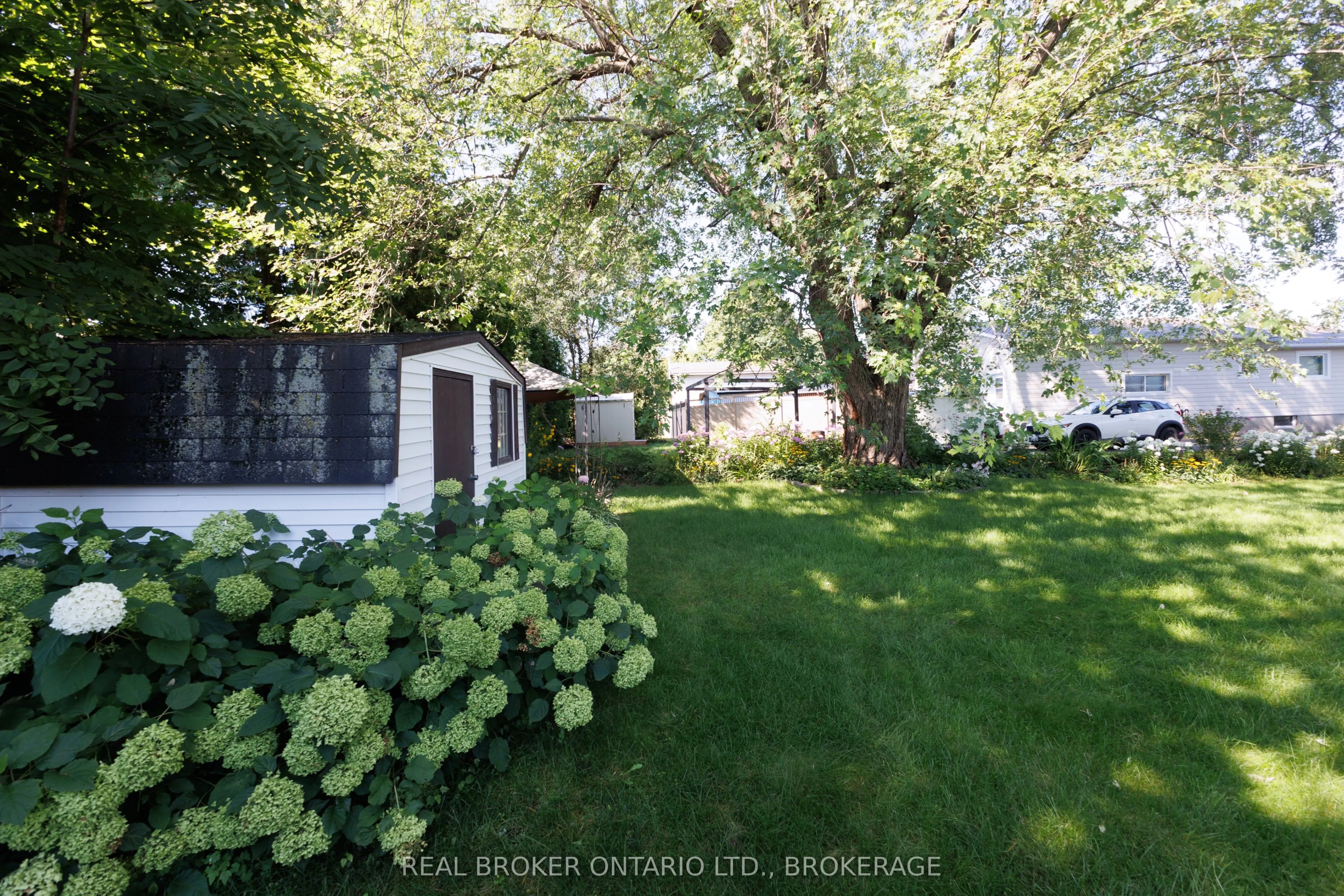 76 Kincardine Street W