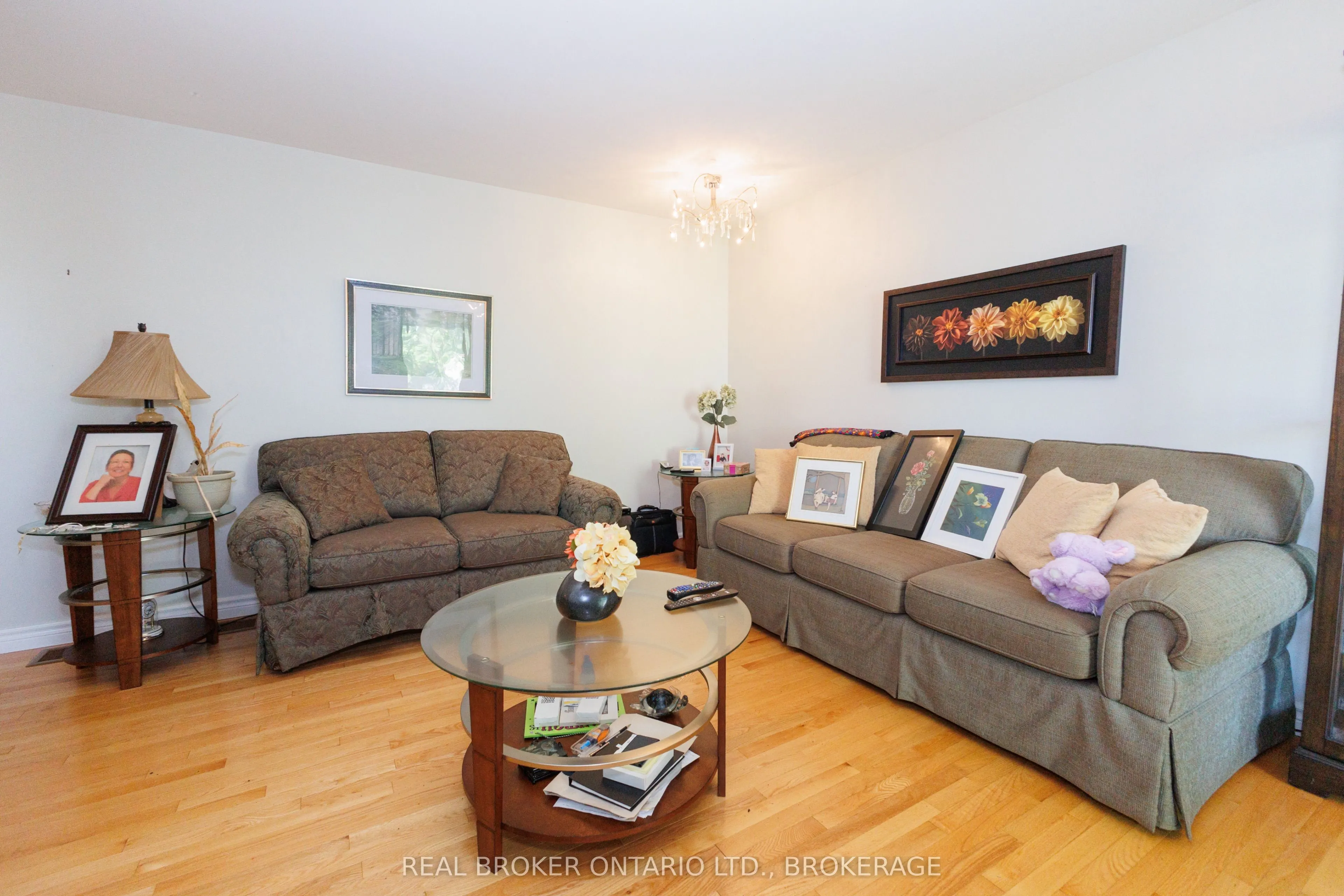 76 Kincardine Street W