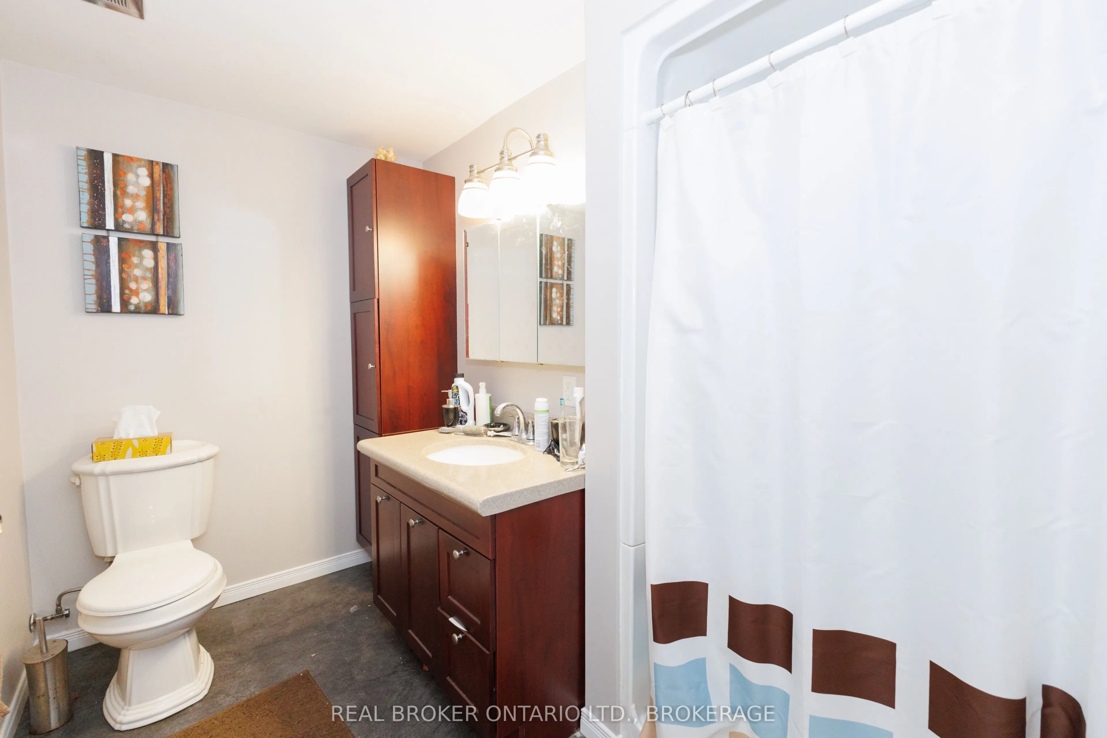 76 Kincardine Street W