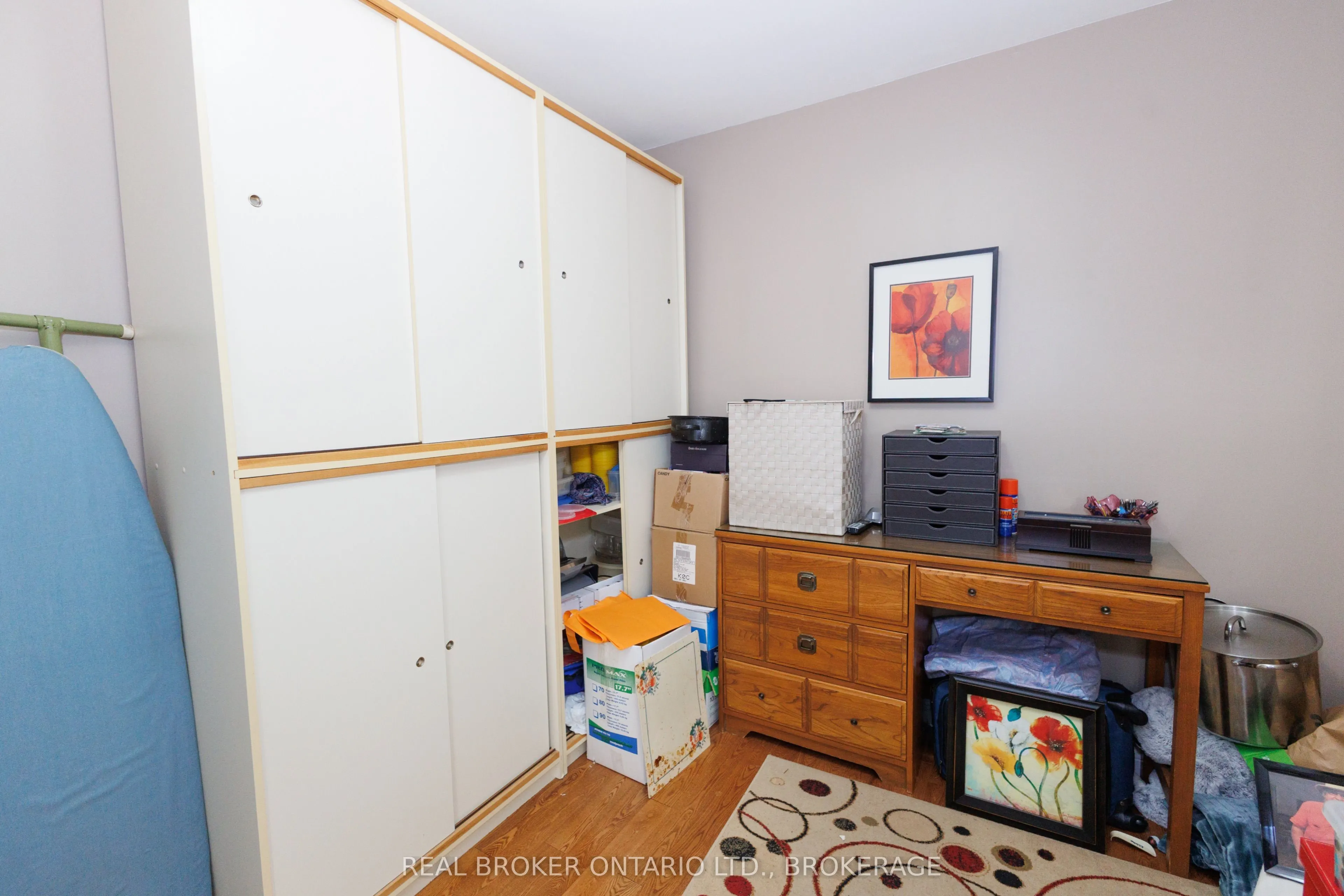 76 Kincardine Street W