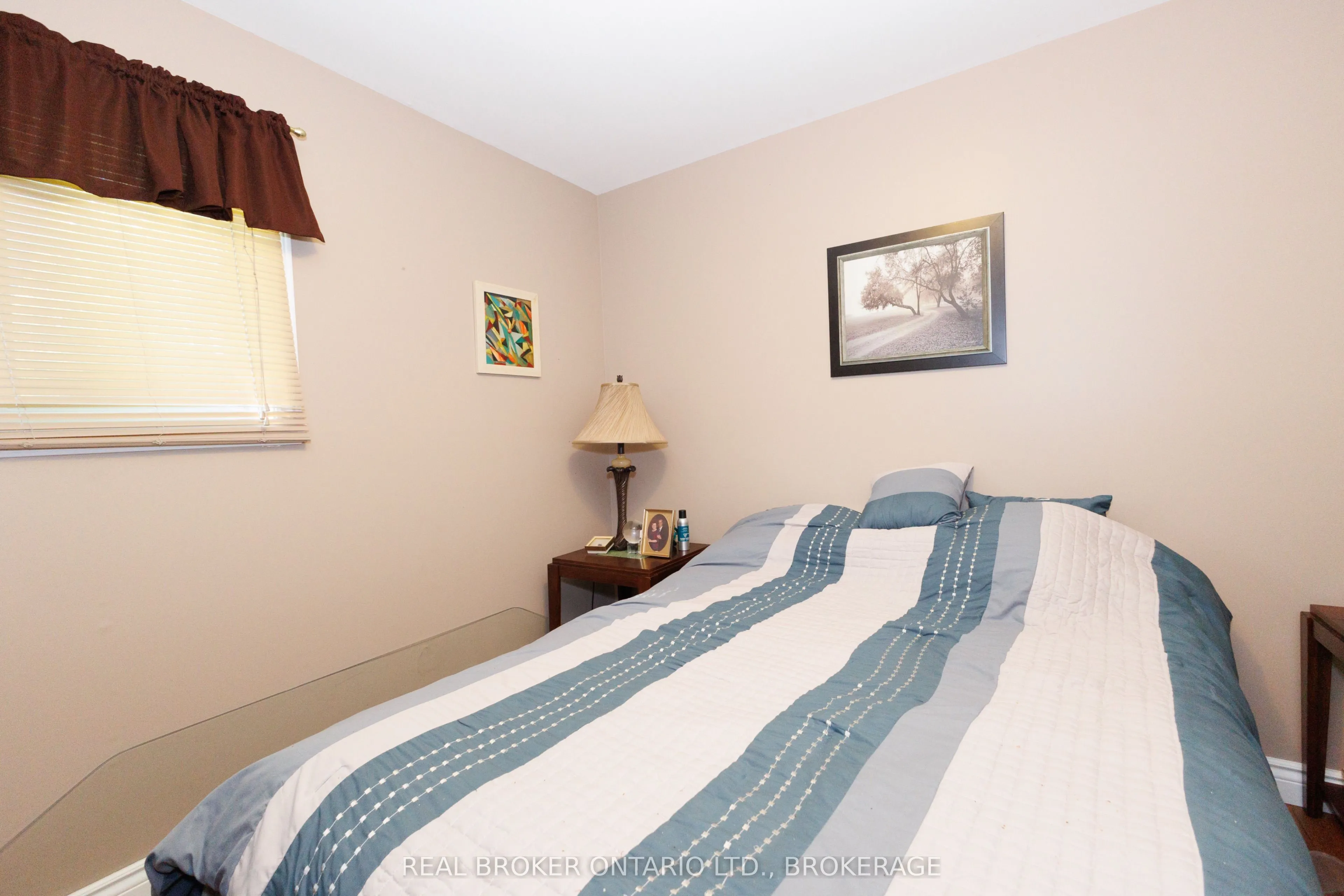 76 Kincardine Street W