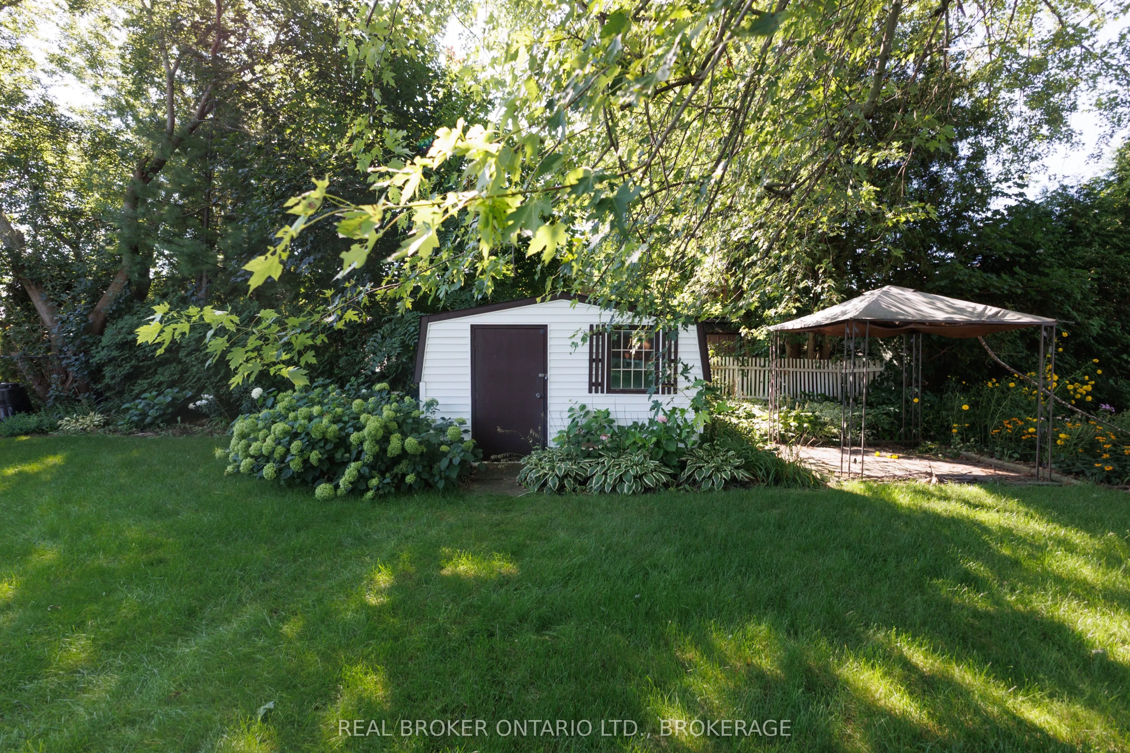 76 Kincardine Street W
