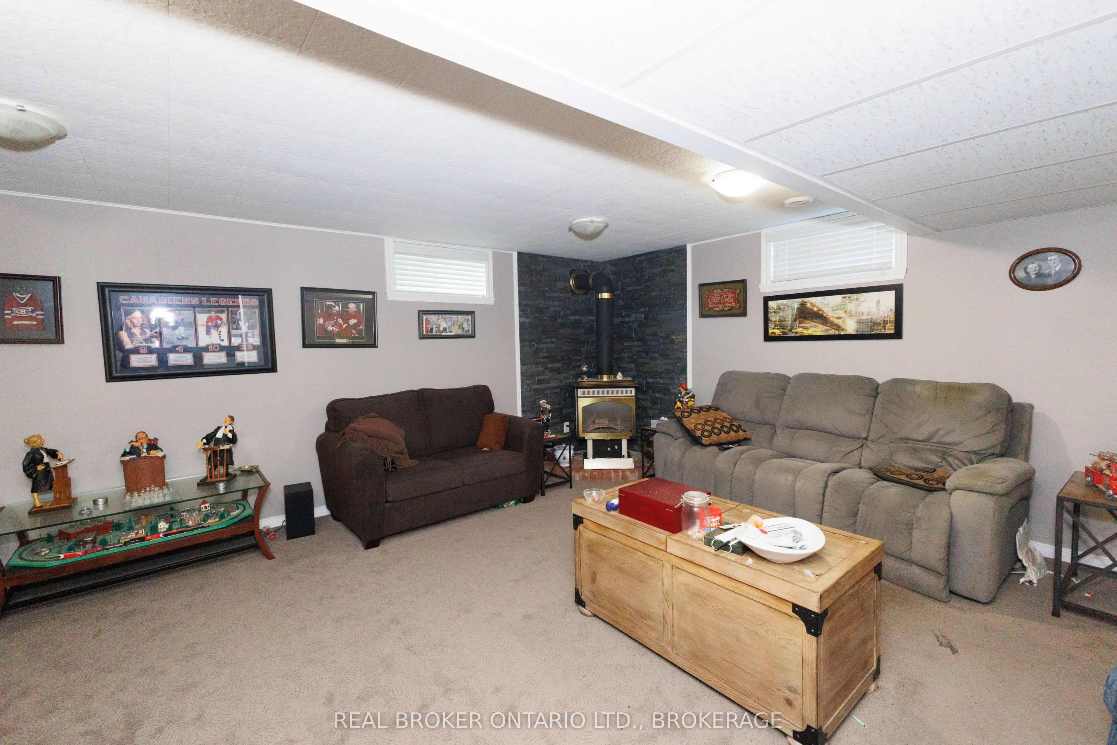 76 Kincardine Street W