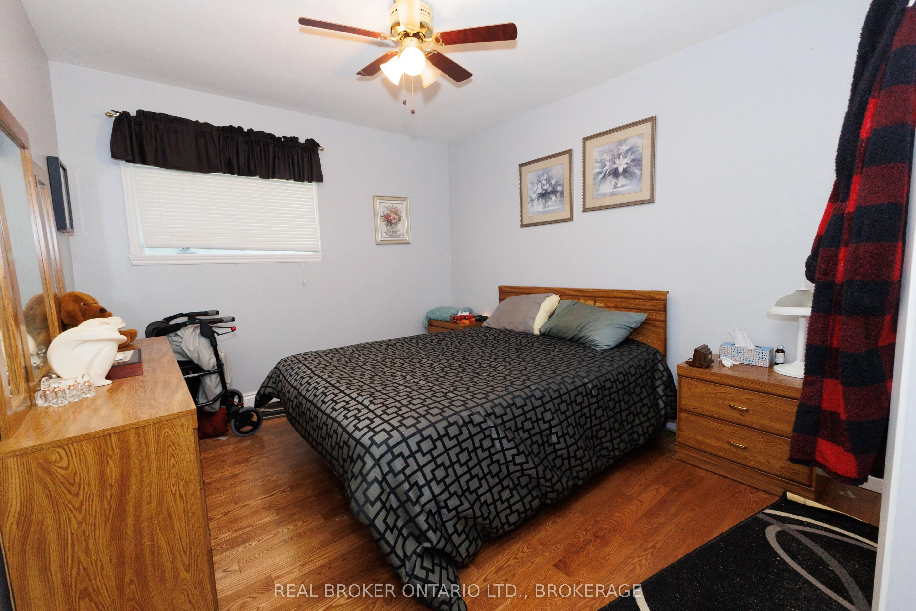 76 Kincardine Street W