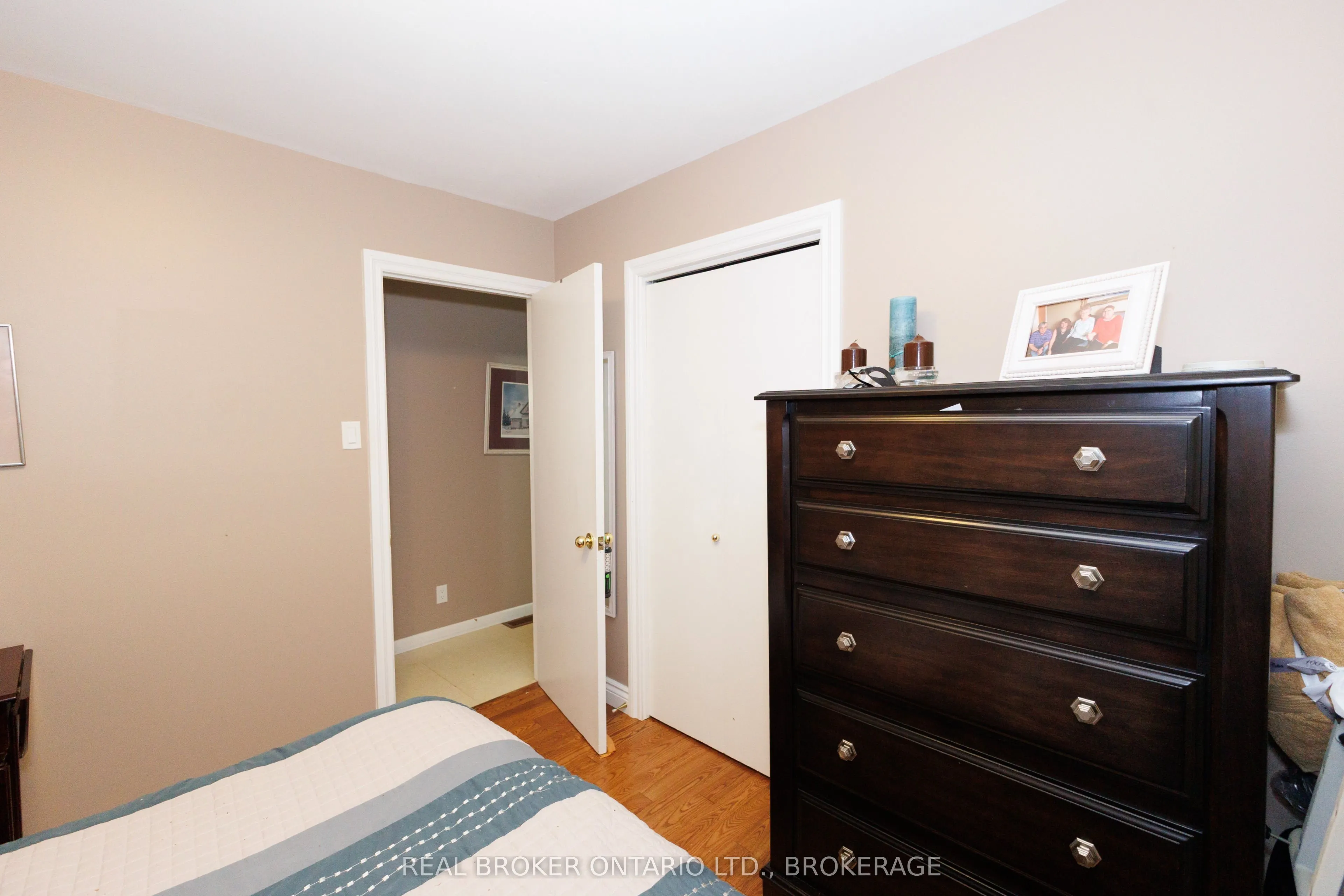 76 Kincardine Street W