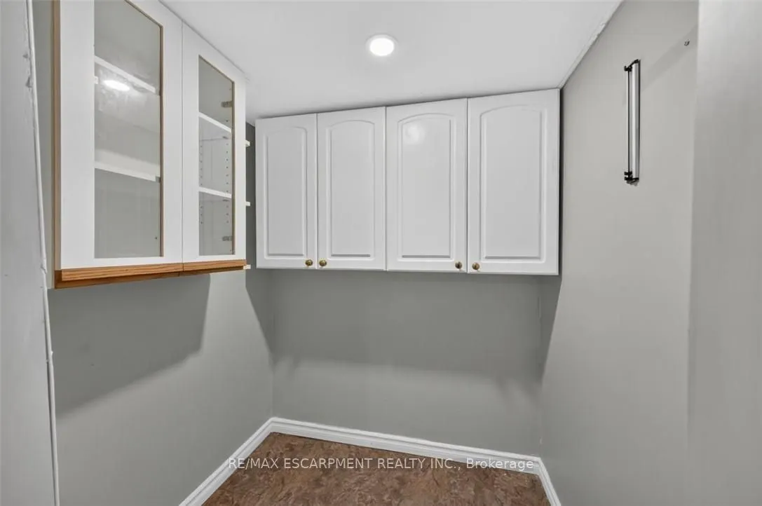 1048 LAKESHORE Road