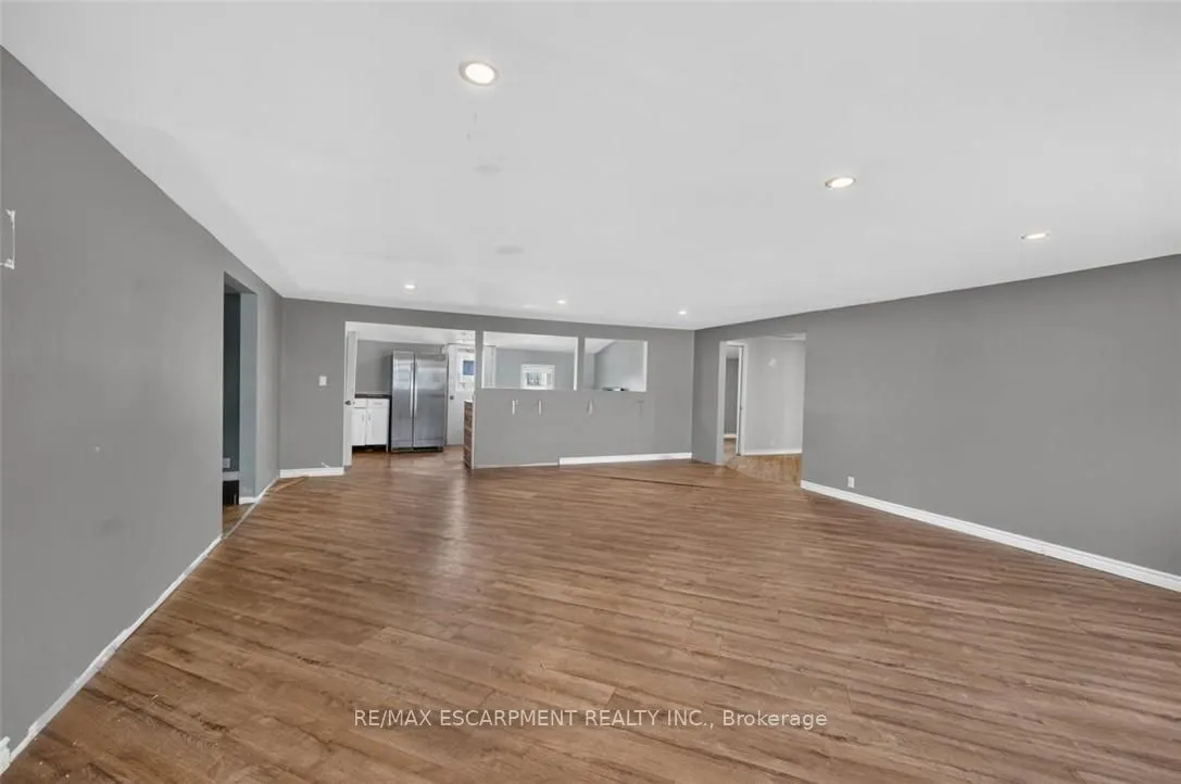 1048 LAKESHORE Road