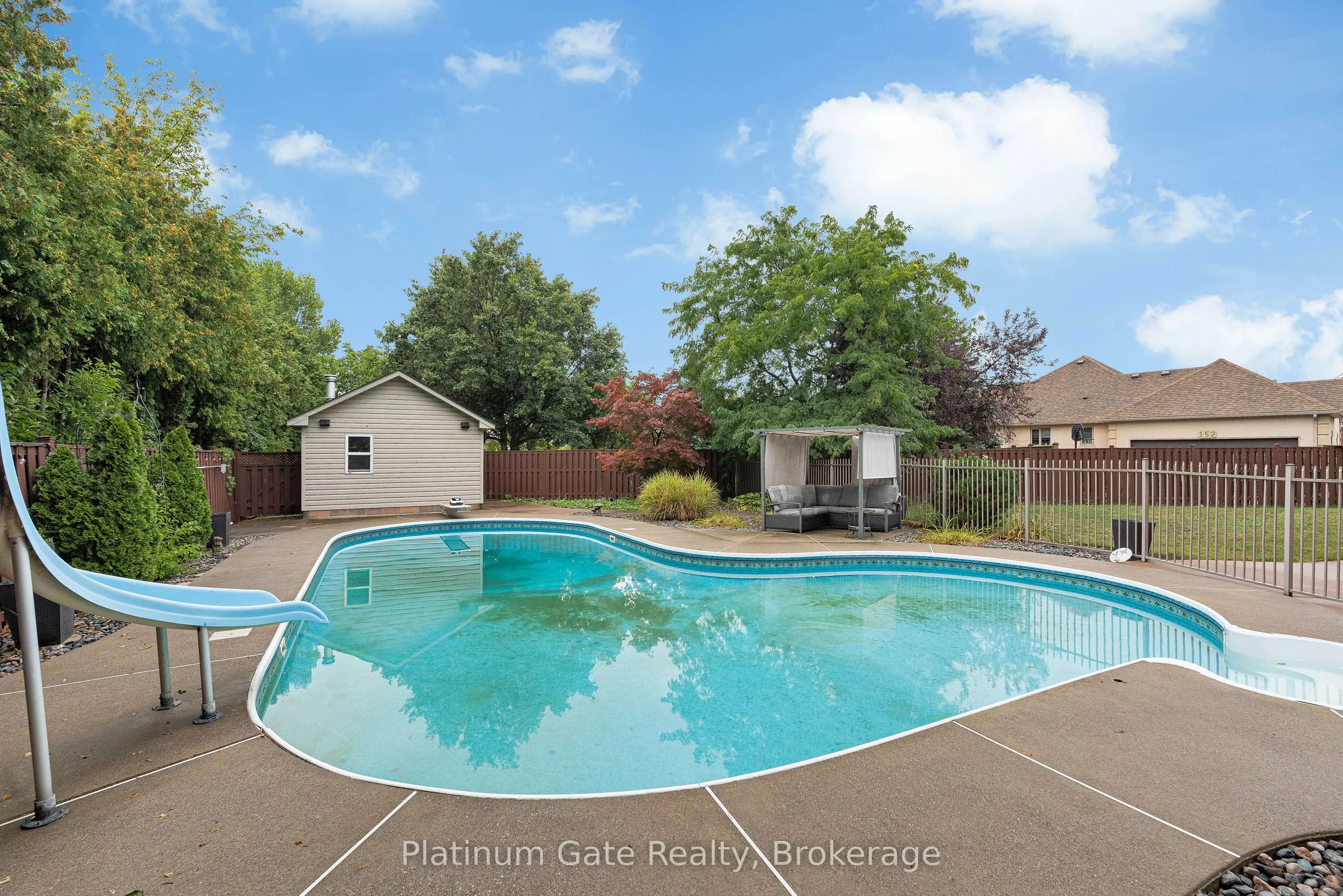 150 Seymour Crescent