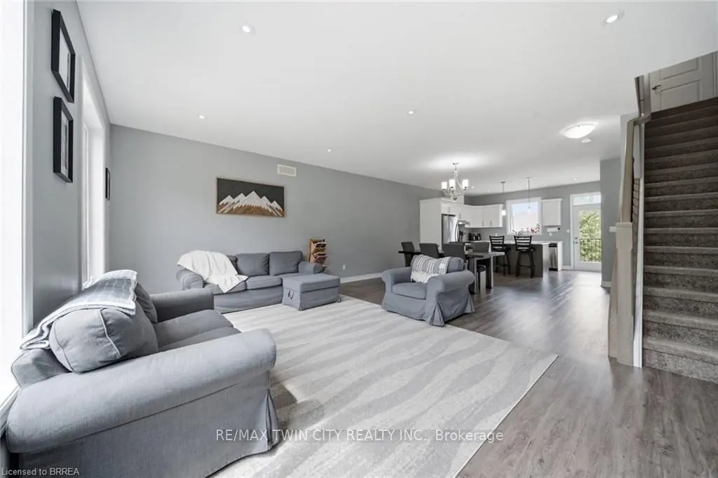 30 Balmoral Street #2