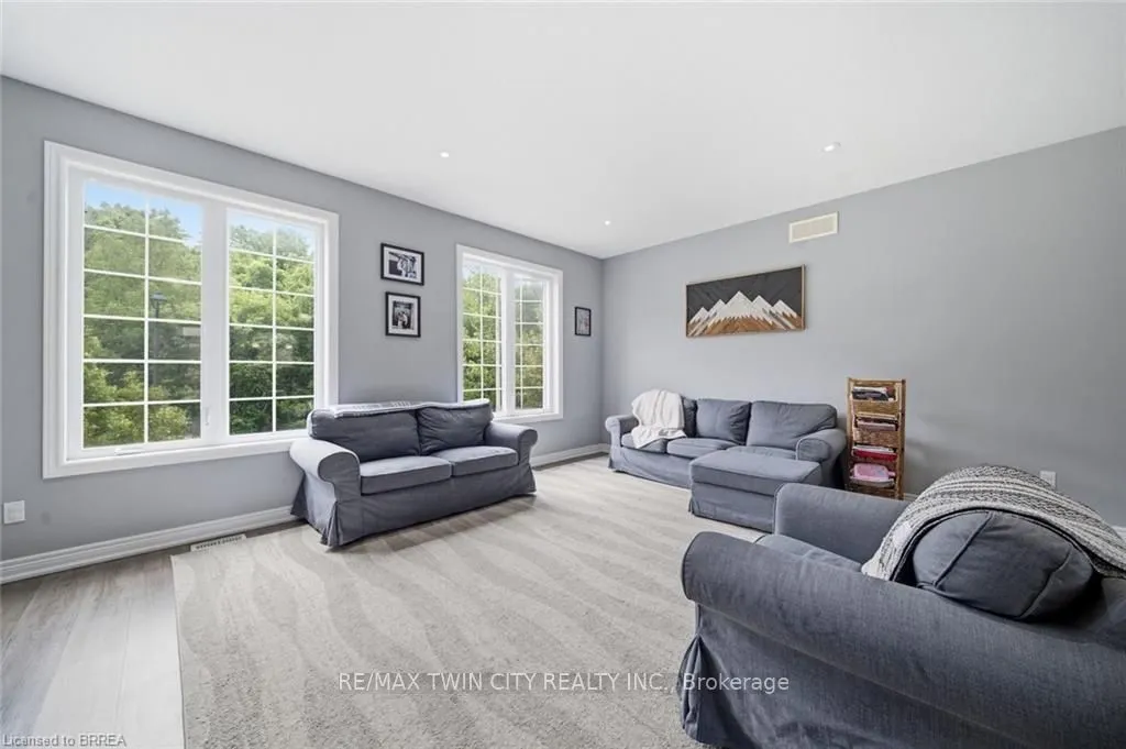 30 Balmoral Street #2