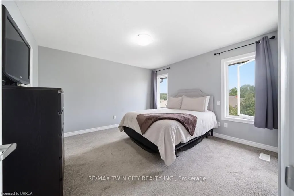 30 Balmoral Street #2