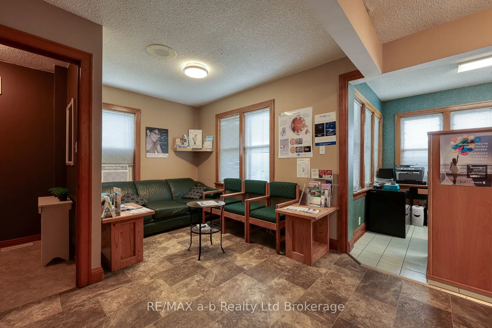 77 Charles Street W