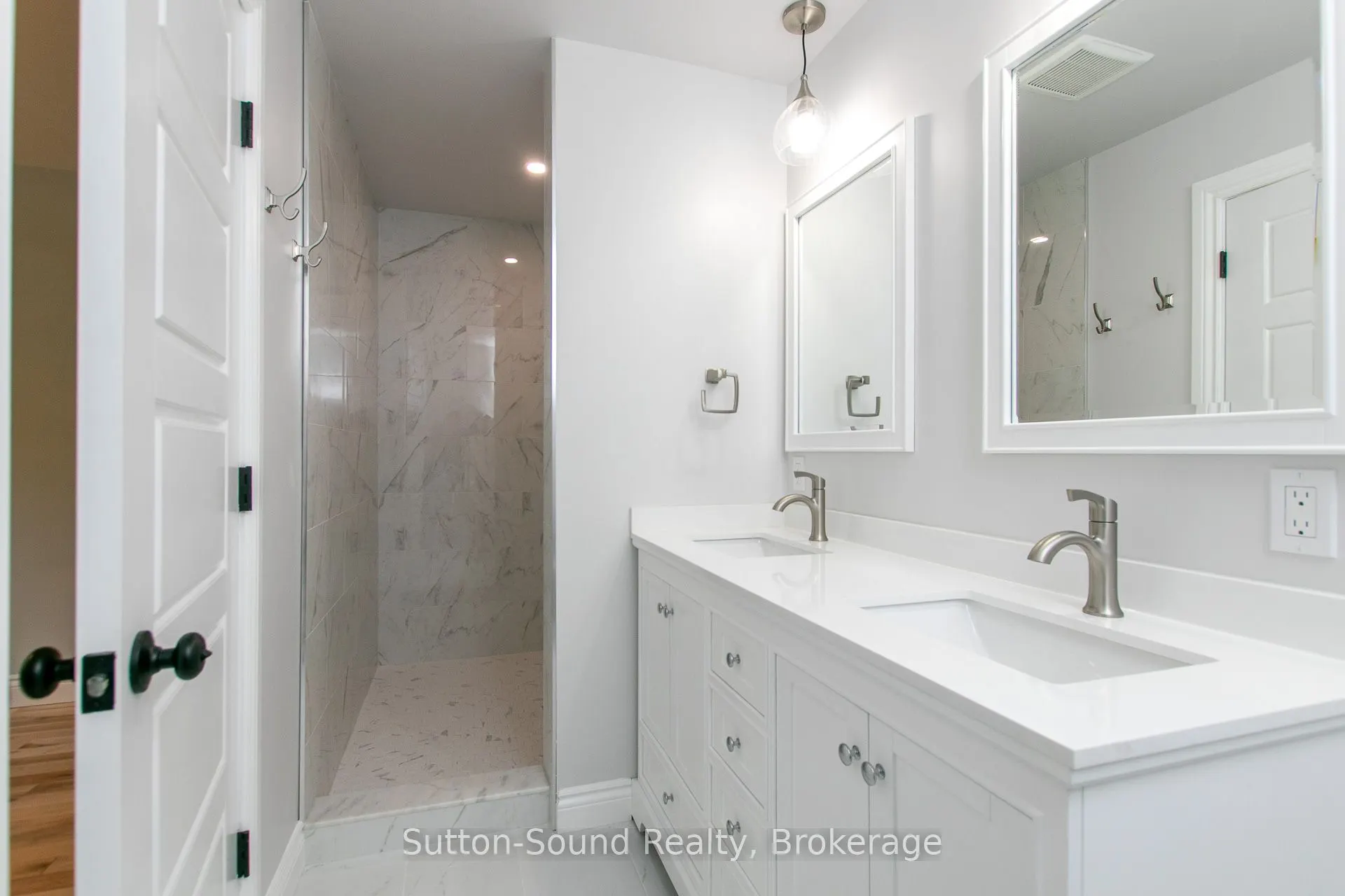 318743 Grey Road 1 Road
