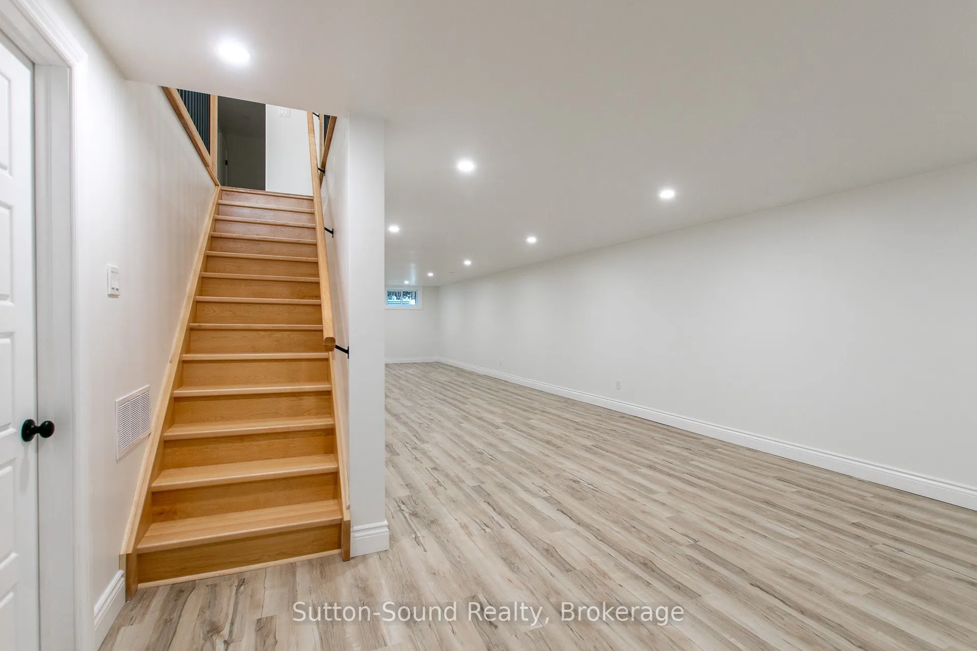 318743 Grey Road 1 Road