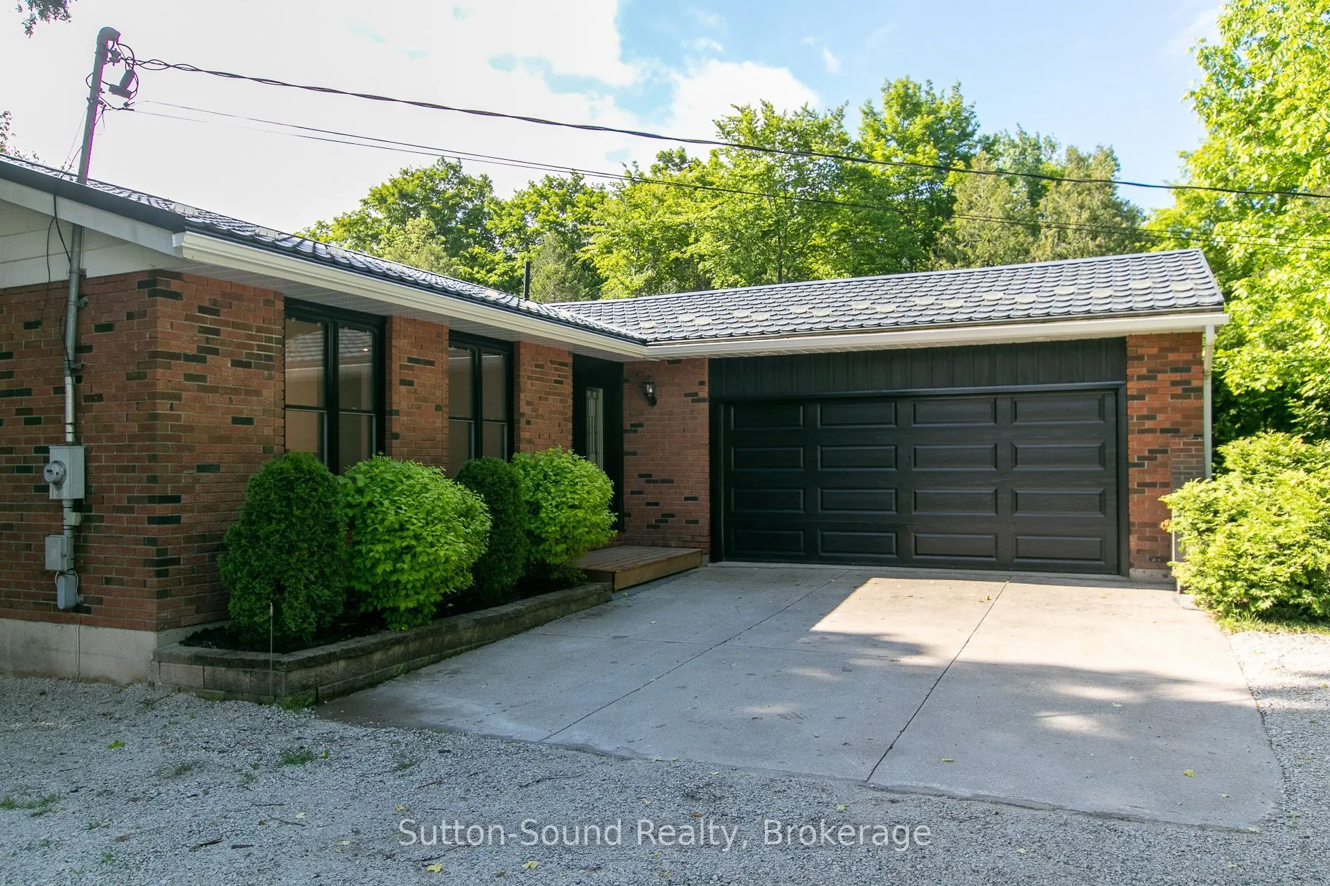 318743 Grey Road 1 Road