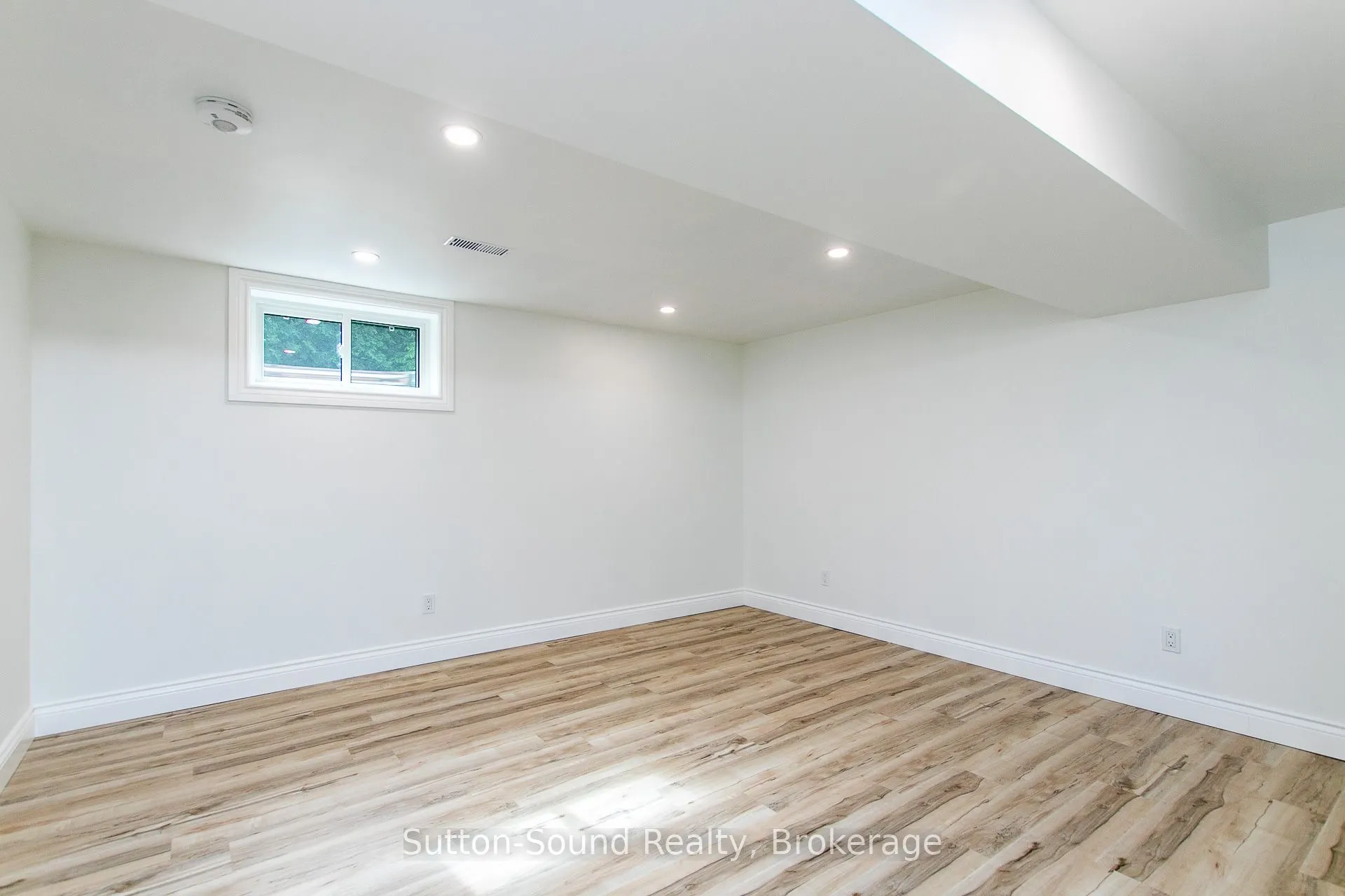 318743 Grey Road 1 Road
