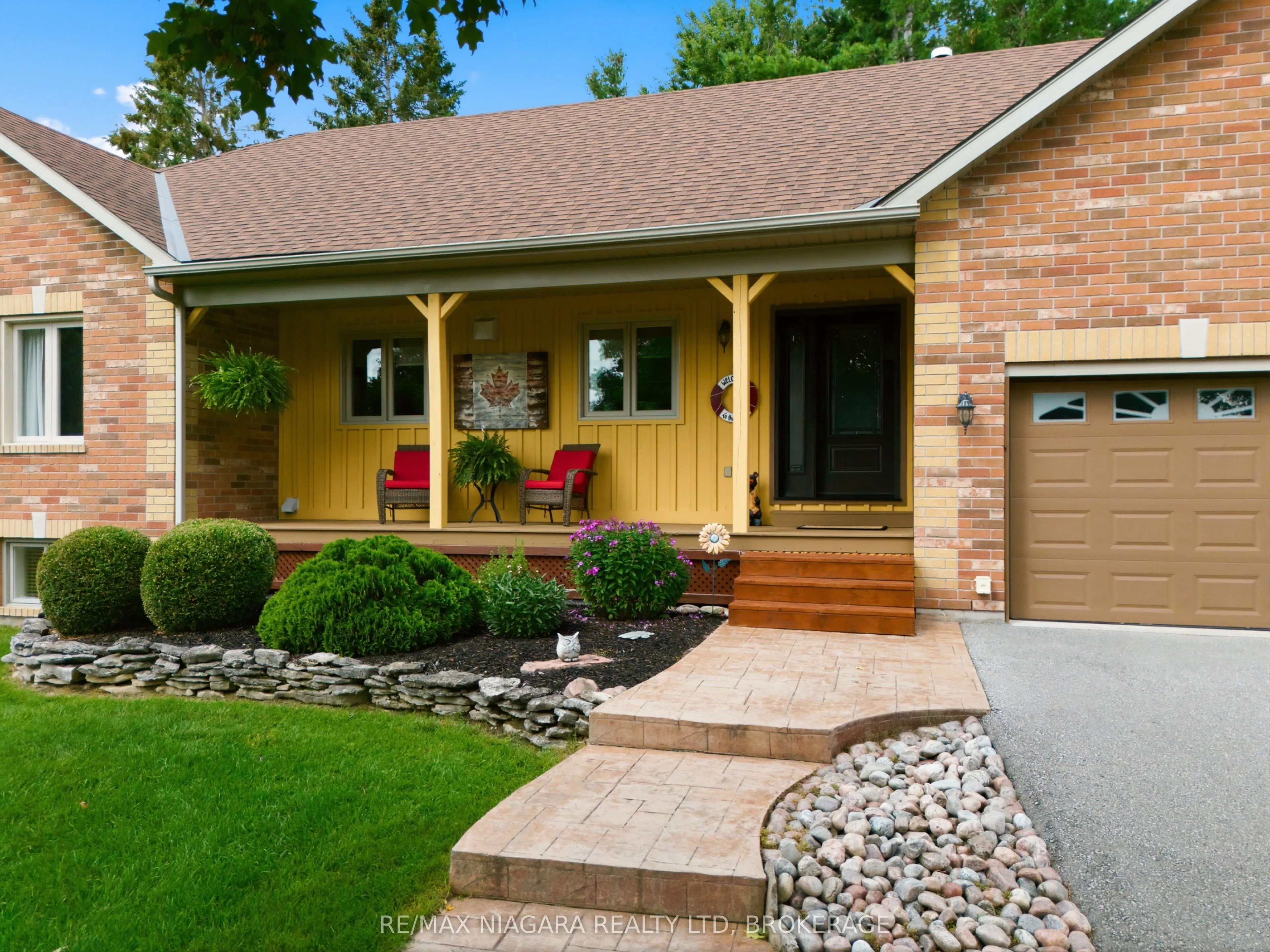 115 Pinewood Boulevard