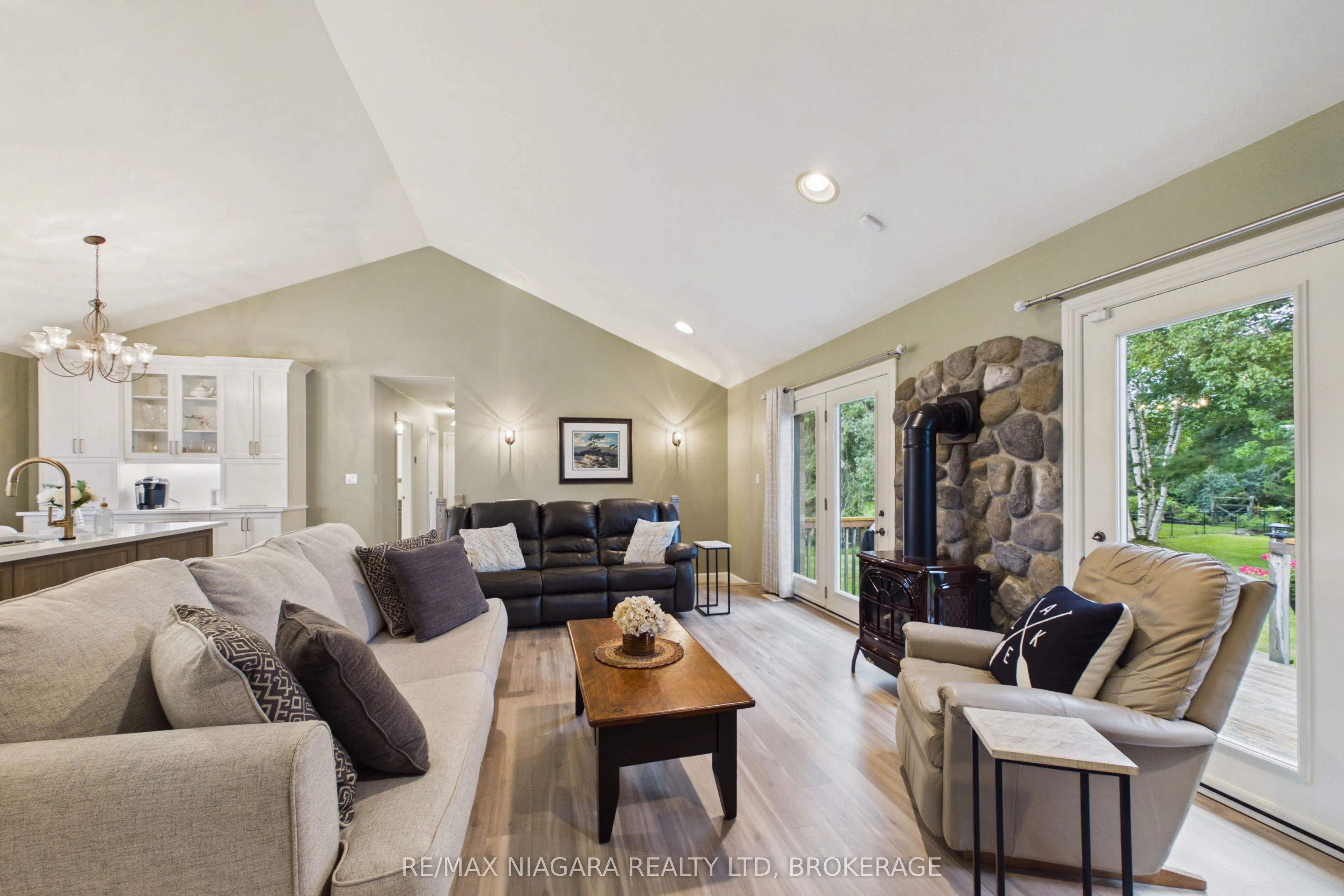 115 Pinewood Boulevard