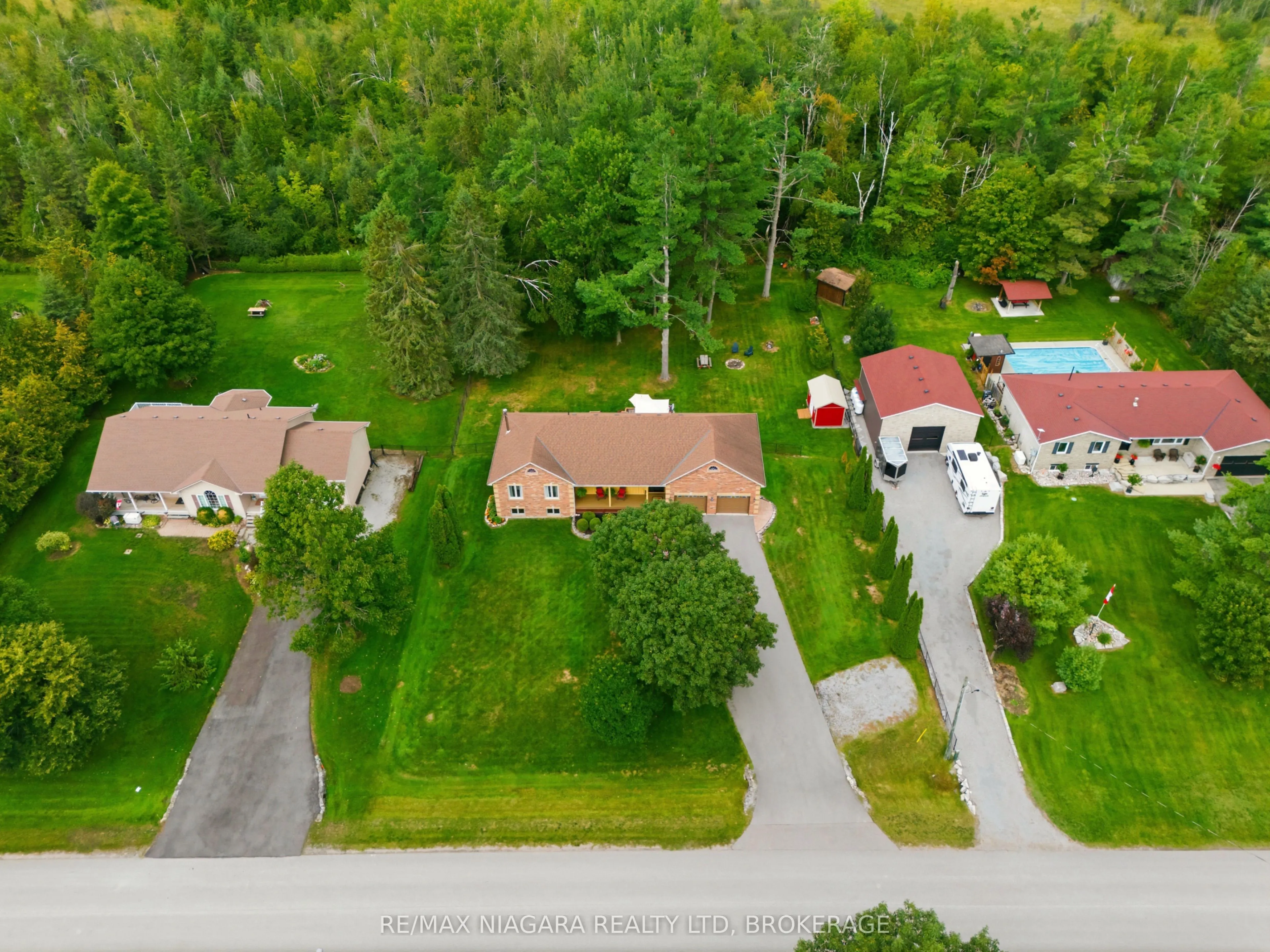 115 Pinewood Boulevard